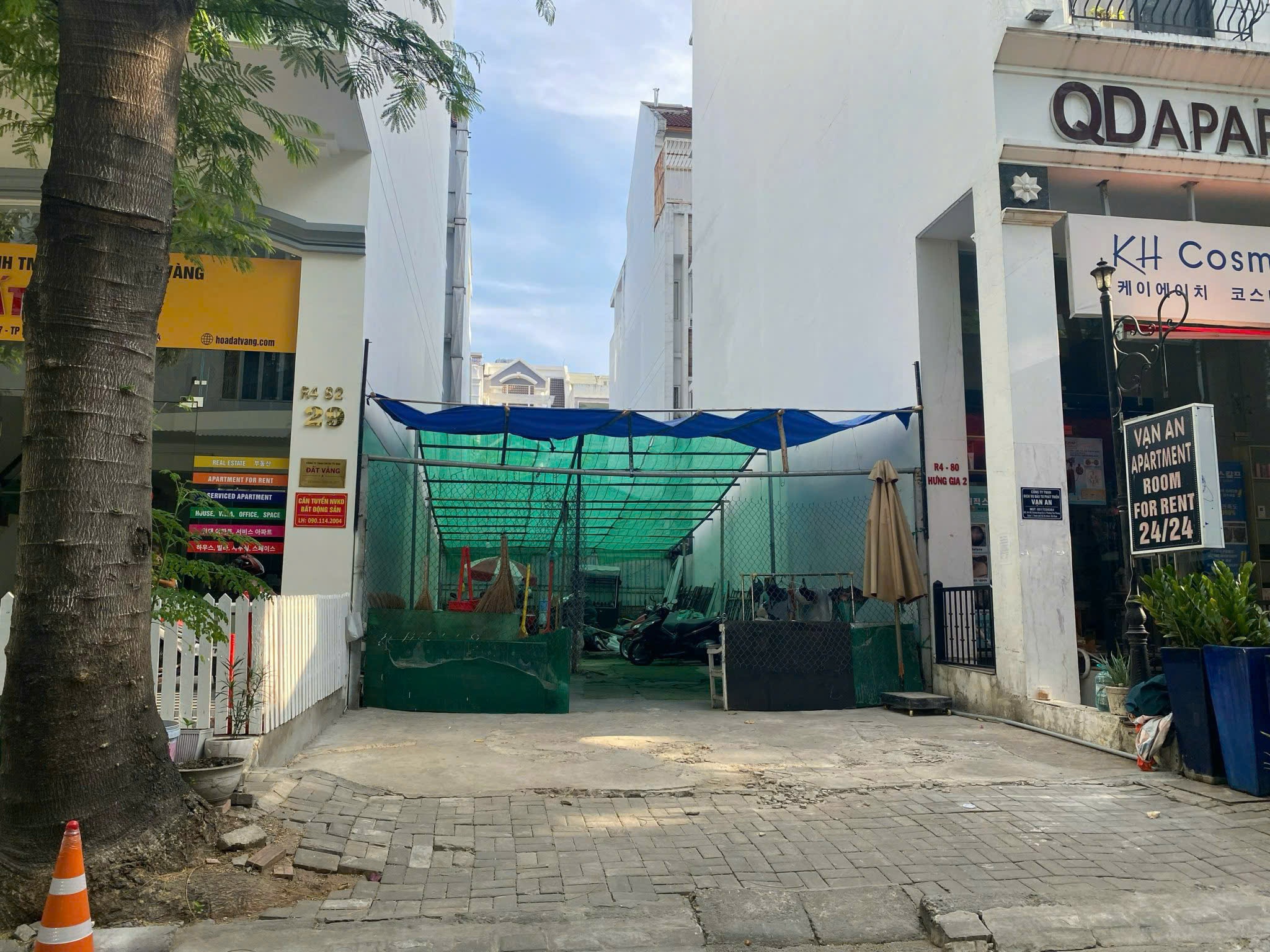 Land for sale in front of Hung Gia, Phu My Hung, District 7, a busy business area built in a basement + mezzanine + 3 floors 2