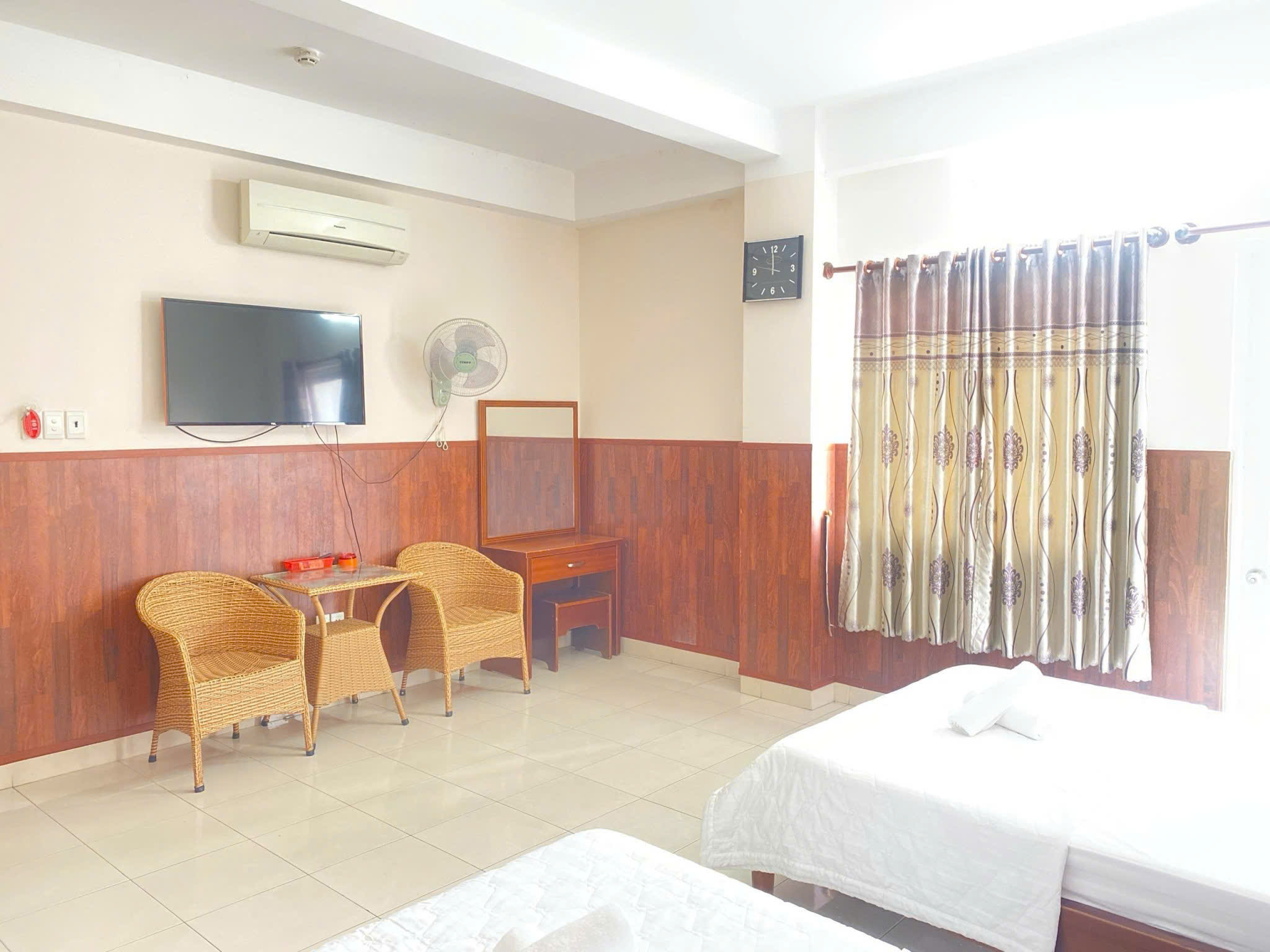 Selling or renting Nam Phuong Hoang Hau Hotel, Trung Son Residential Area, Binh Chanh has 2 frontages of 53 fully furnished rooms 13