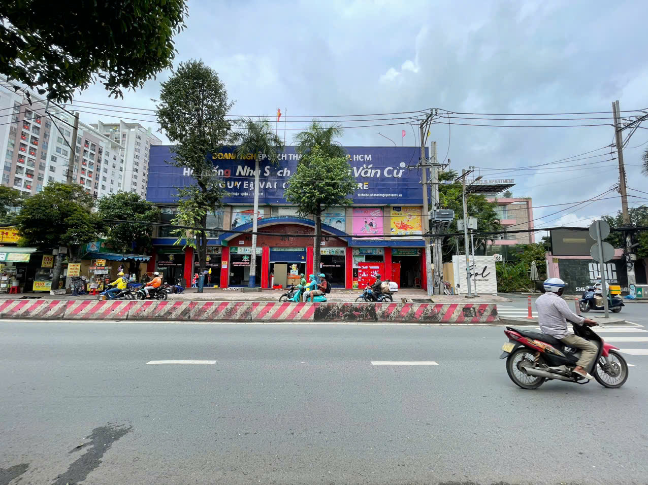 Cho thuê mặt bằng kinh doanh 520 Huỳnh Tấn Phát, Quận 7 xây trệt + 1 lầu vị trí sầm uất - 1500m2 4