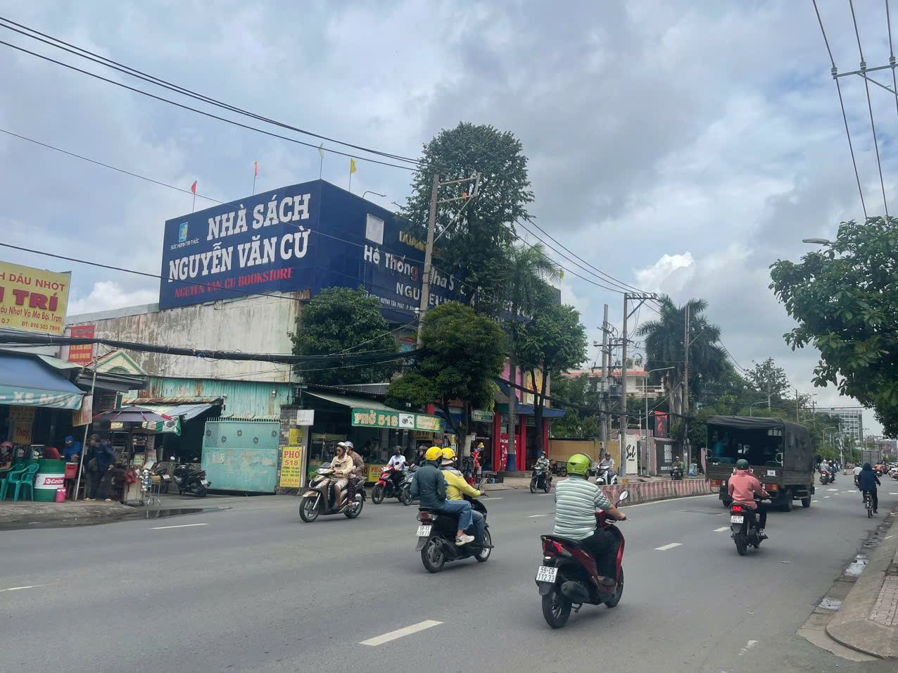 Cho thuê mặt bằng kinh doanh 520 Huỳnh Tấn Phát, Quận 7 xây trệt + 1 lầu vị trí sầm uất - 1500m2 1