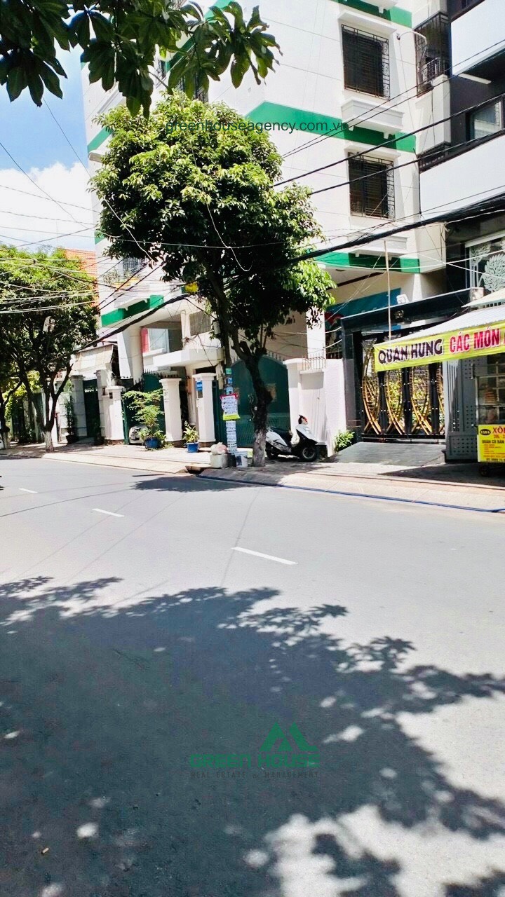TownHouse For Sale in Tan Quy District 7- Main street - The sale price :14.5 billion vnd 2