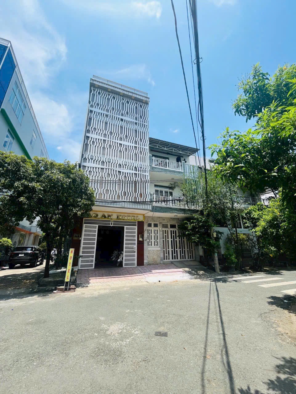House for sale with 2 frontages in Phu My Cho Lon residential area, District 7 with 2 floors for rent 20 million/month