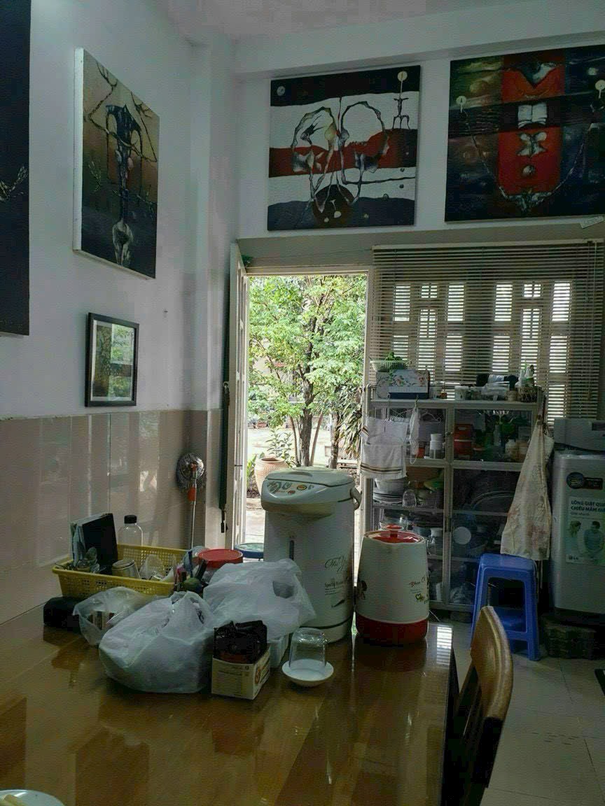 House for sale with 2 frontages in Phu My Cho Lon residential area, District 7 with 2 floors for rent 20 million/month 1