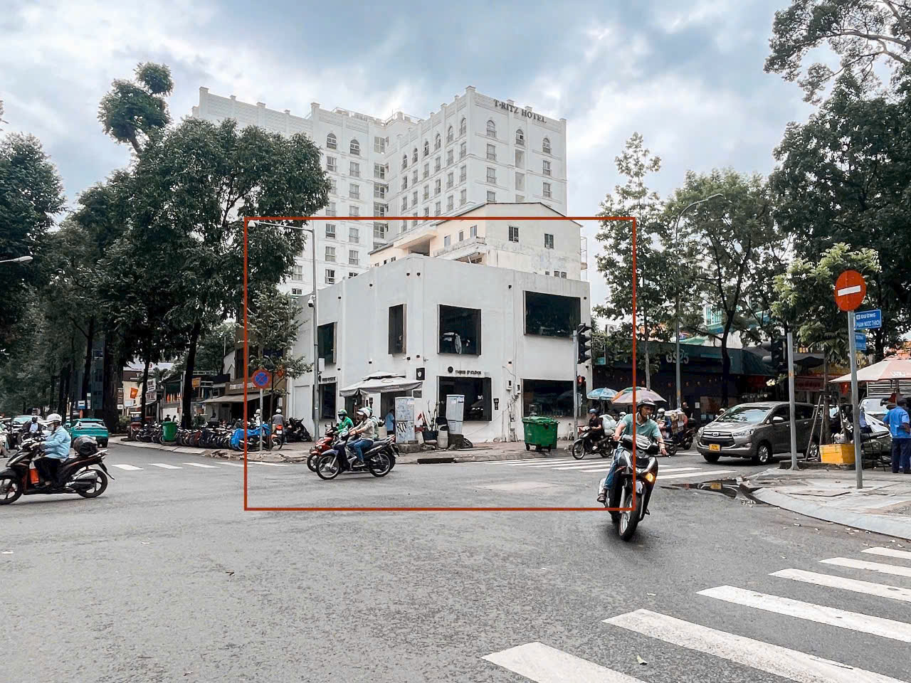Cho thuê nhà căn góc 2 mặt tiền Nguyễn Đình Chiểu – Phạm Ngọc Thạch, Quận 3 xây 2 tầng – 140m2 1