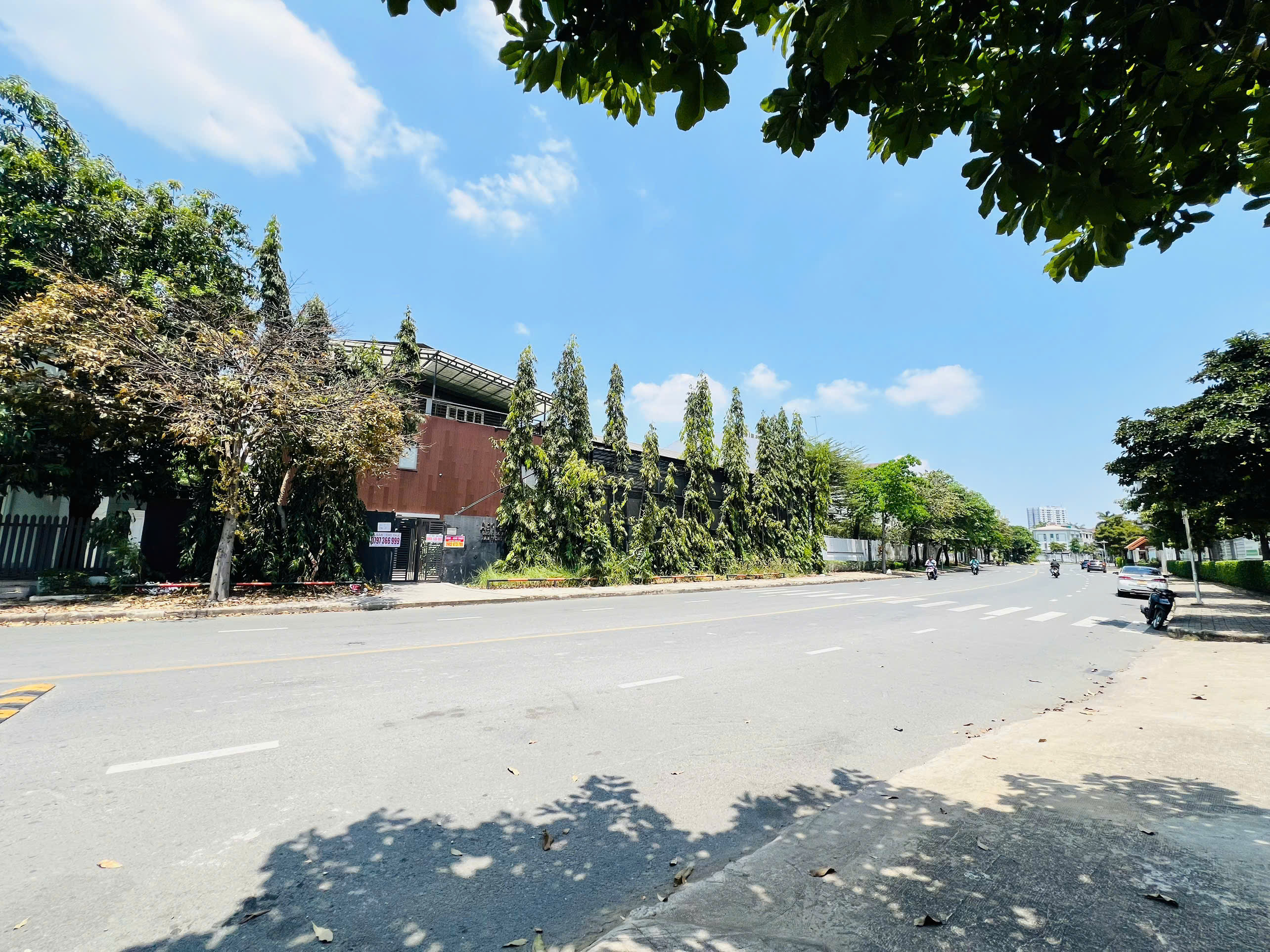 House and land for rent in Nam Thong 2 Phu My Hung, District 7 3-storey house with 6 bedrooms – 586,964m2 2