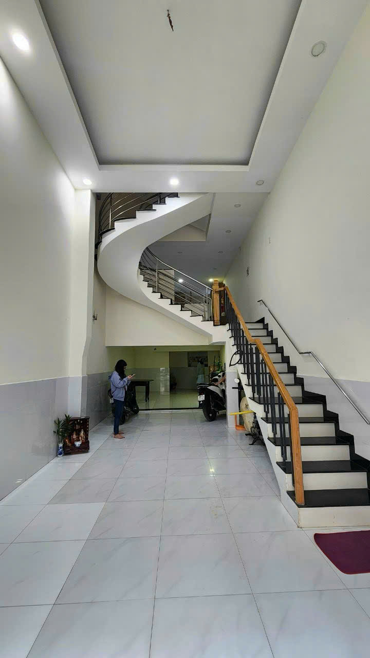 Car alley house for sale at the end of Cao Thi Chinh Street, Phu Thuan Ward, District 7 through alley 803 Huynh Tan Phat 5