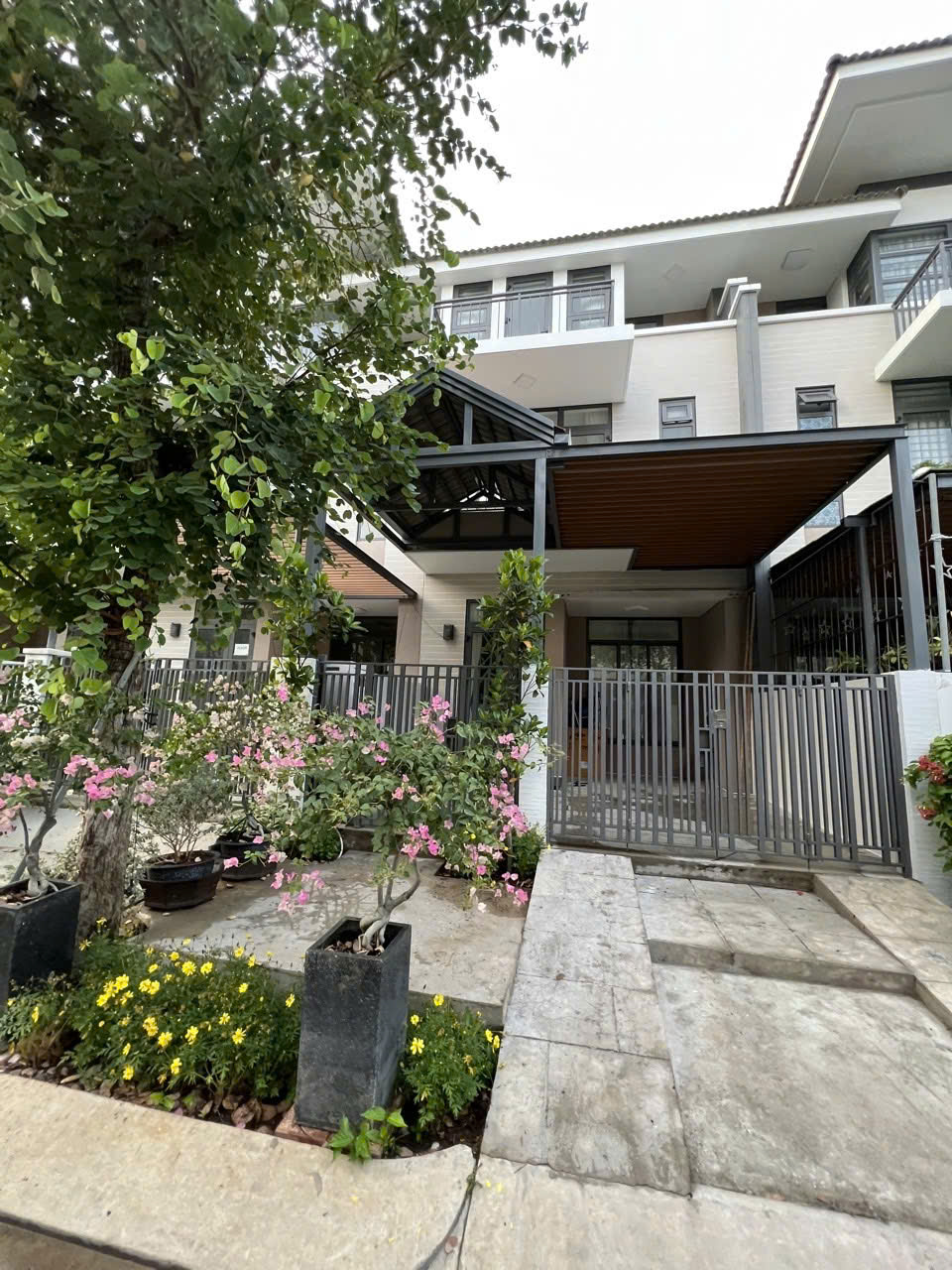 Selling Lavila Phuoc Kien, Nha Be 3-storey townhouse for rent 27 million/month – 96.8m2 6