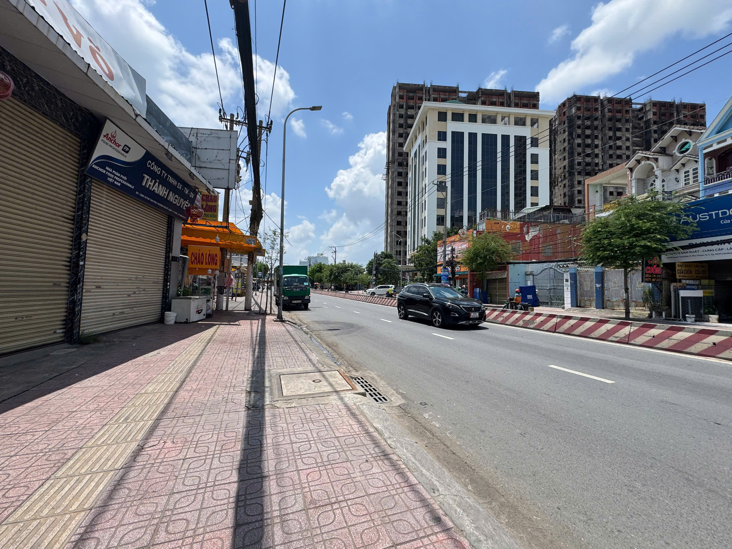Premises for rent at 1268 Huynh Tan Phat, Tan My Ward, 19.5m wide for business – 900m2 1