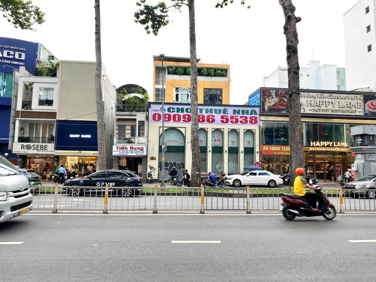 Cho thuê nhà mặt tiền 327 Trần Hưng Đạo, Quận 1 xây 5 tầng nở hậu 15m bên hông có hẻm – 288m2 1