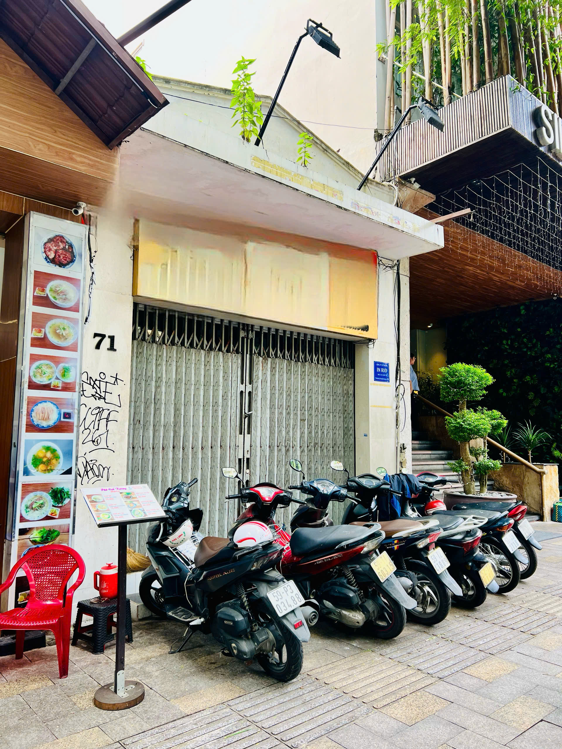 Cho thuê nhà mặt tiền 71 Thủ Khoa Huân, Phường Bến Thành, Quận 1 xây trệt + lửng – 92m2 3