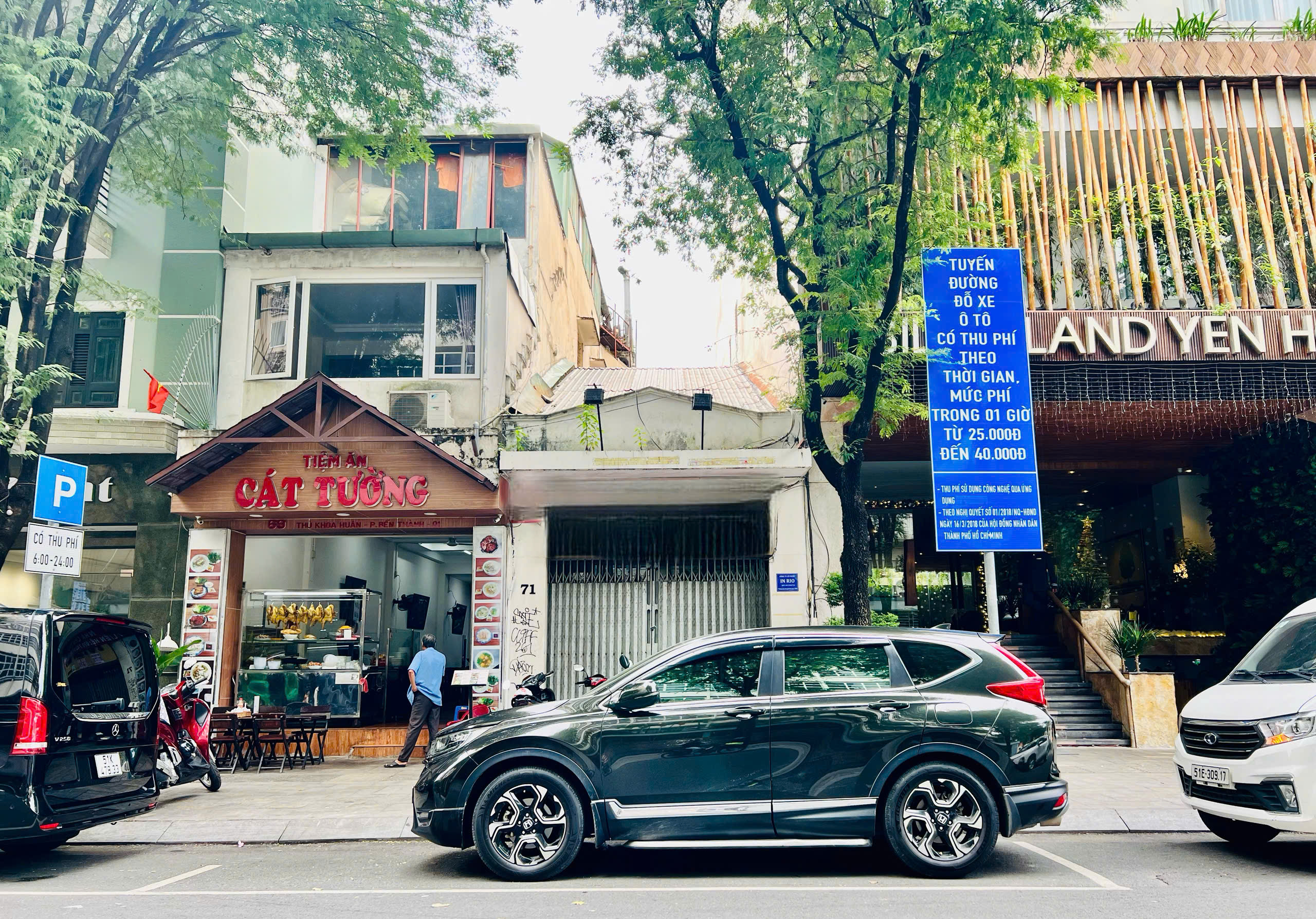 Cho thuê nhà mặt tiền 71 Thủ Khoa Huân, Phường Bến Thành, Quận 1 xây trệt + lửng – 92m2 1