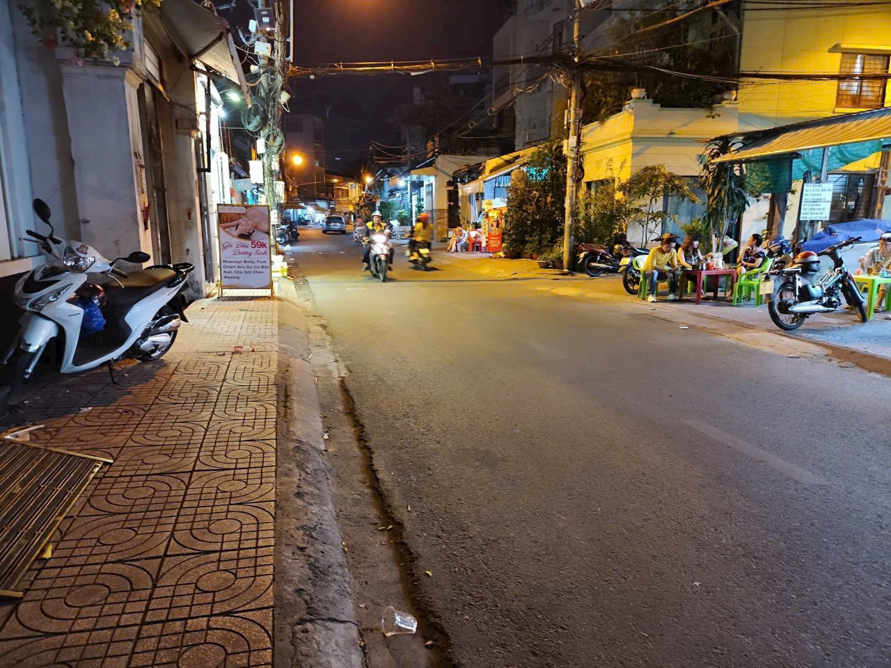 Cho thuê nhà mặt tiền kinh doanh 97 Phong Phú, Phường 11, Quận 8 xây 2 tầng có 5 phòng ngủ – 70m2 9
