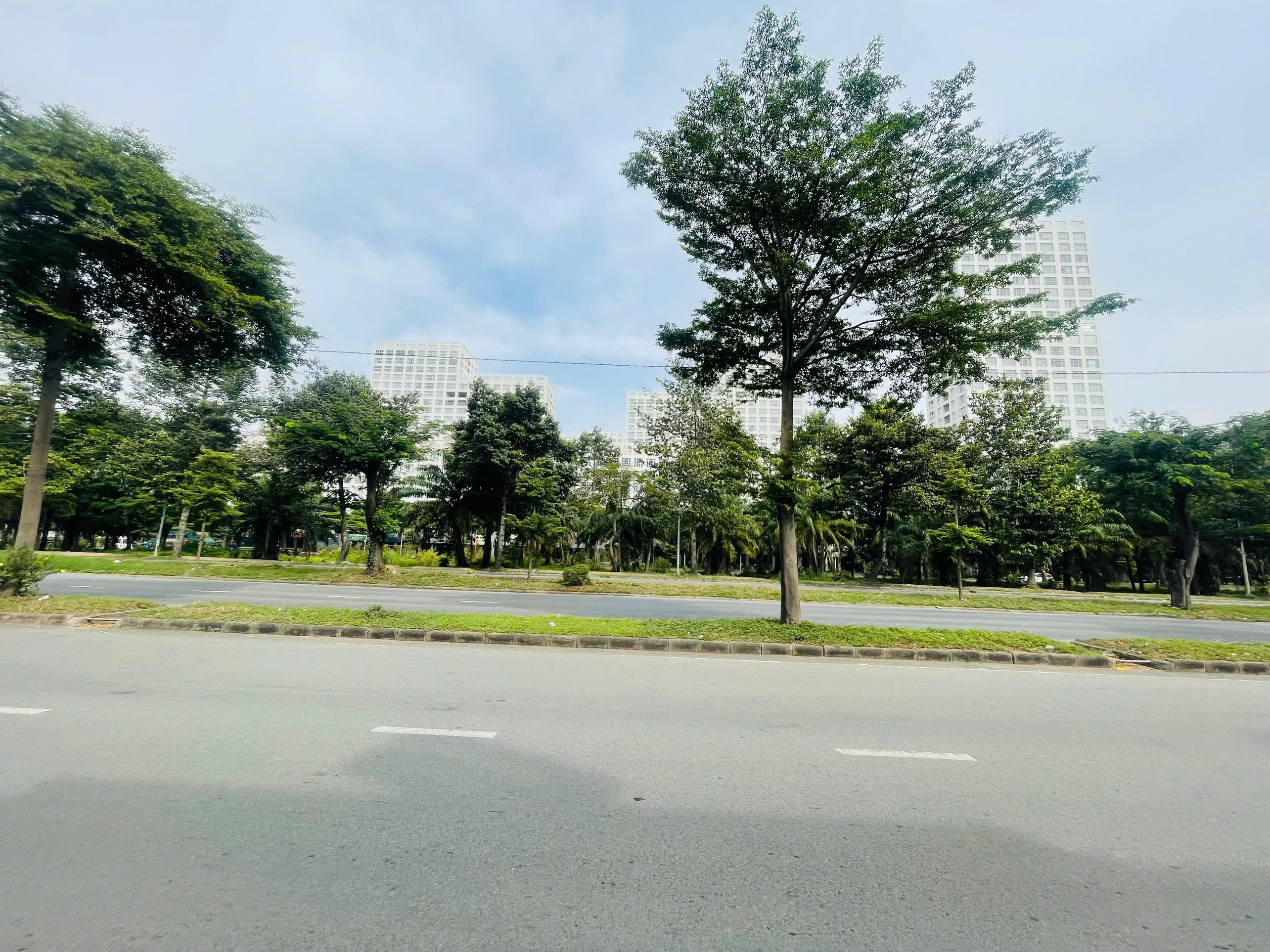 Cho thuê nhà mặt tiền Nguyễn Văn Linh, Phú Mỹ Hưng, Quận 7 xây 5 tầng hướng Bắc 6