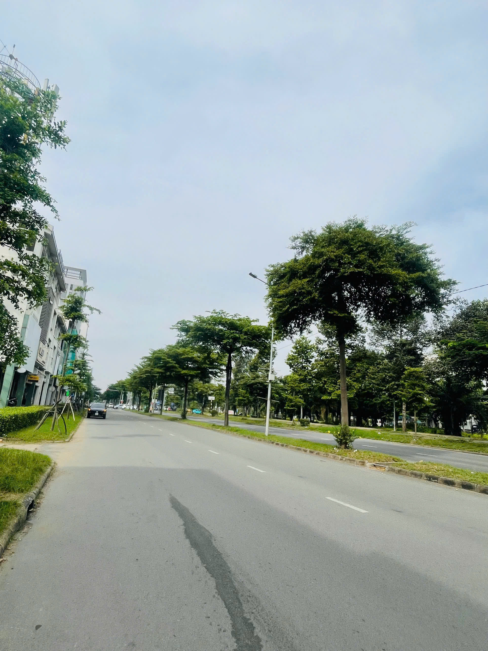 Cho thuê nhà mặt tiền Nguyễn Văn Linh, Phú Mỹ Hưng, Quận 7 xây 5 tầng hướng Bắc 5