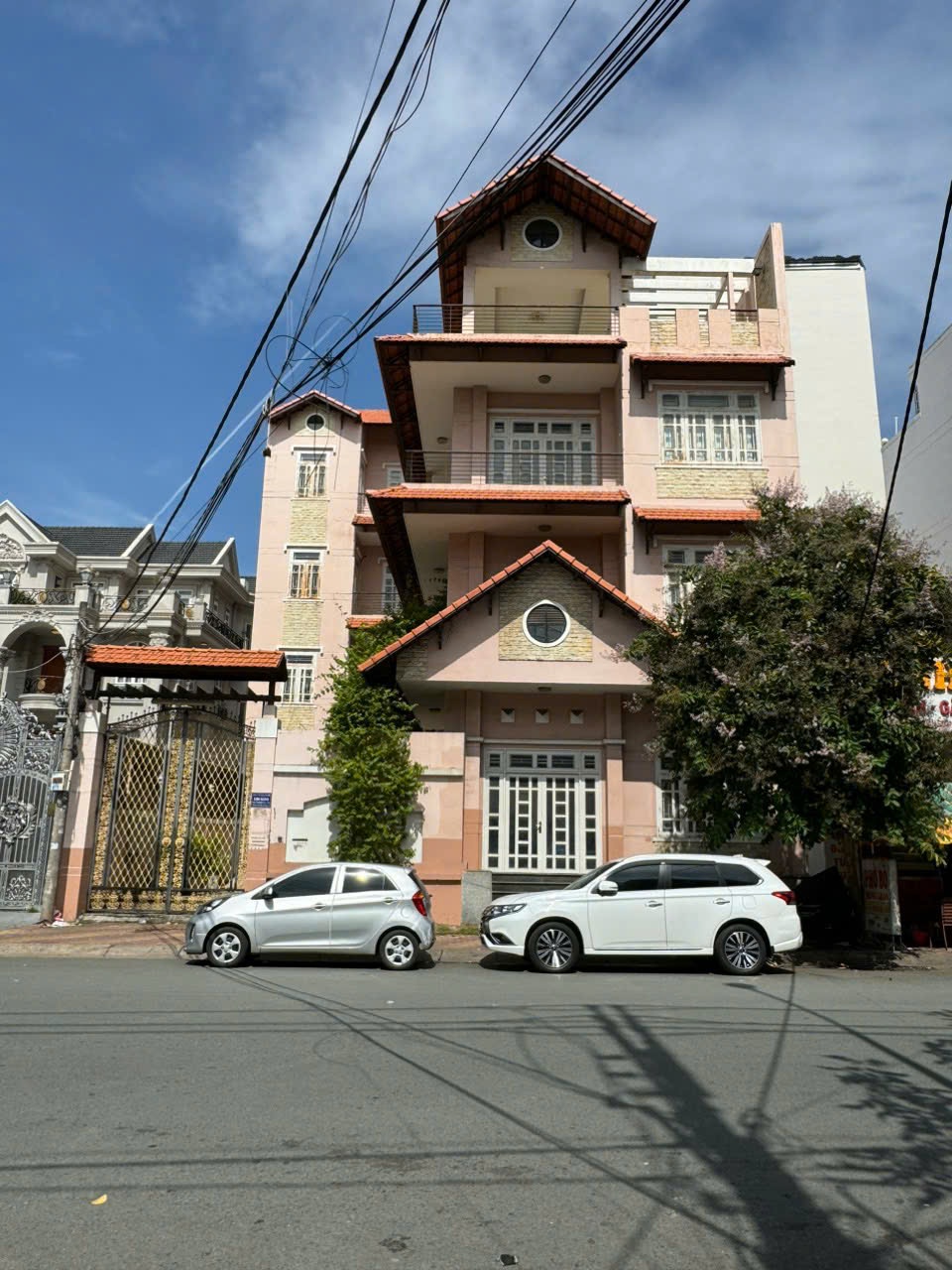 House for rent in front of Tran Xuan Soan Street, District 7 with 3 floors + 16 large and small rooms 2