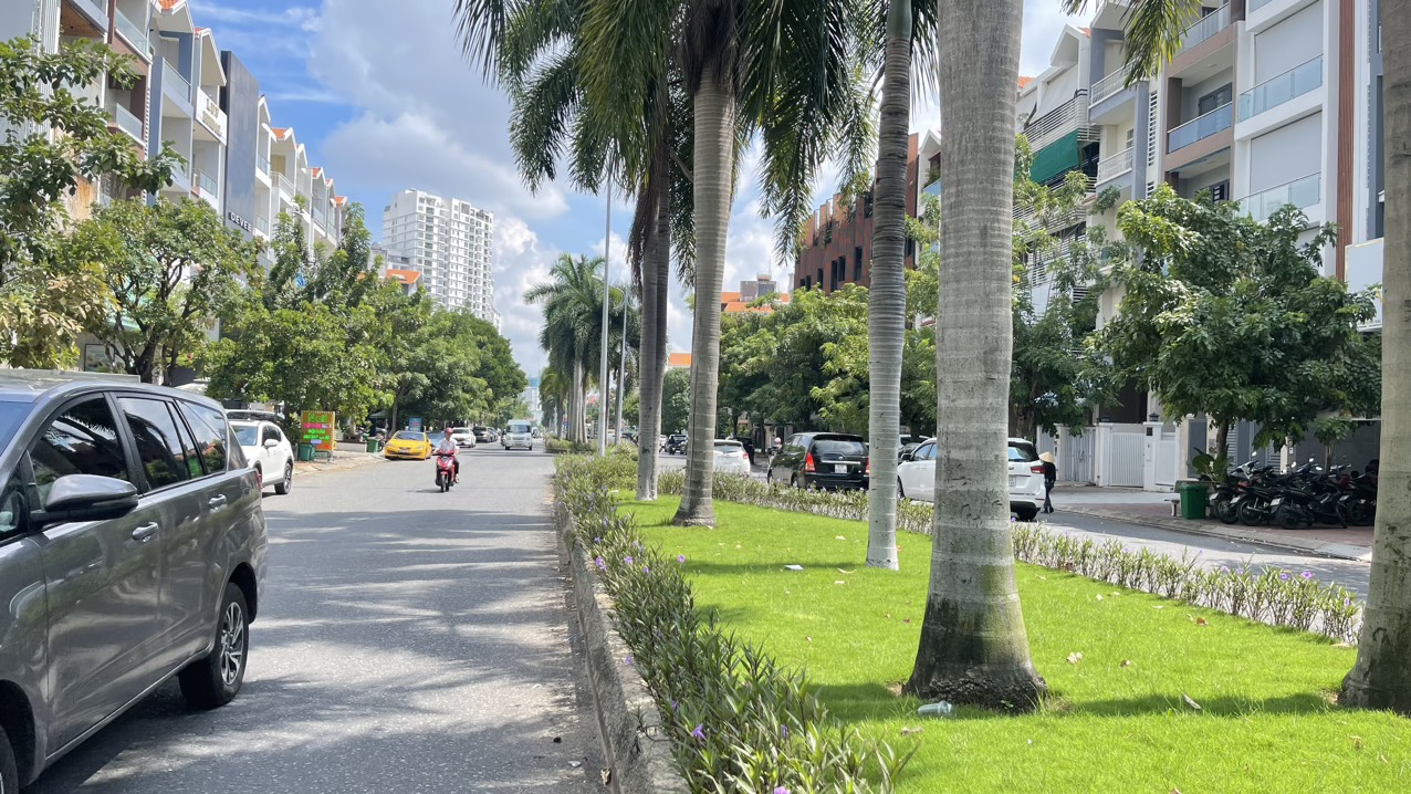 House for rent with 2 facades D1 and No. 11 Him Lam, District 7 with basement + 4 floors, elevator 5
