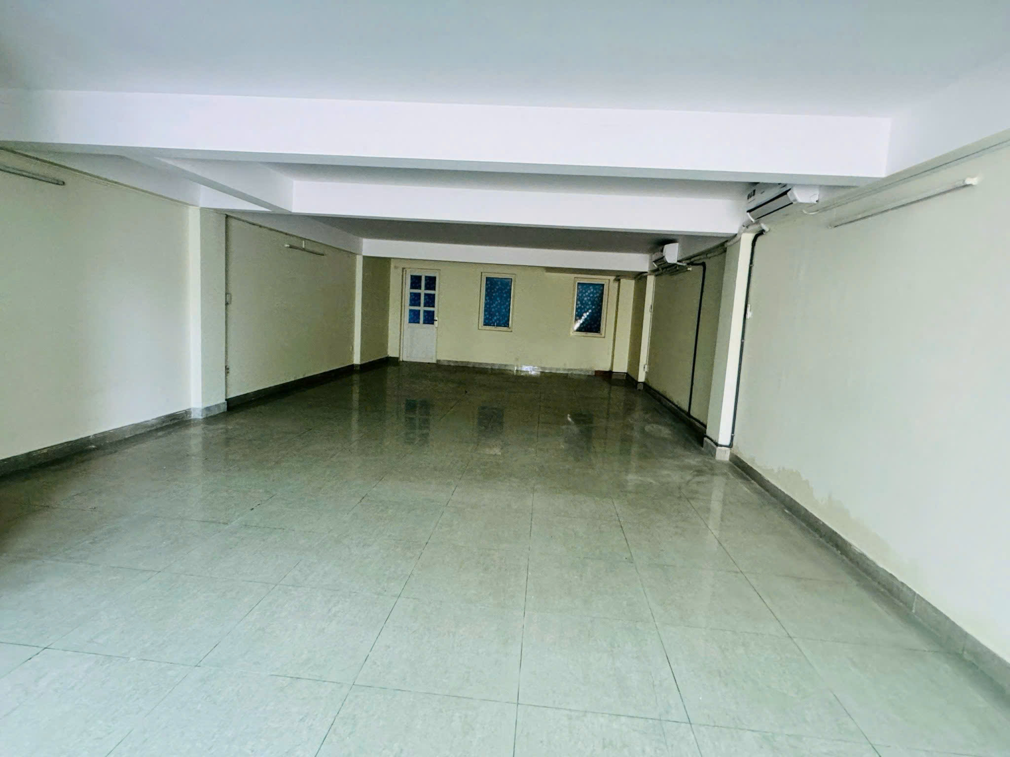 Bán nhà mặt tiền đường Hoàng Quốc Việt, Quận 7 xây trệt + 3 lầu đang cho thuê 55 triệu/tháng 1