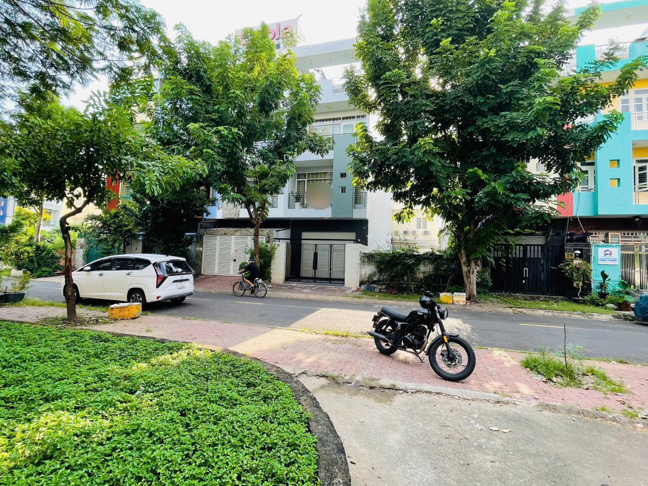 House for sale in front of Him Lam 6A area, District 7 built 4 floors with a direct view of the extremely airy park 6