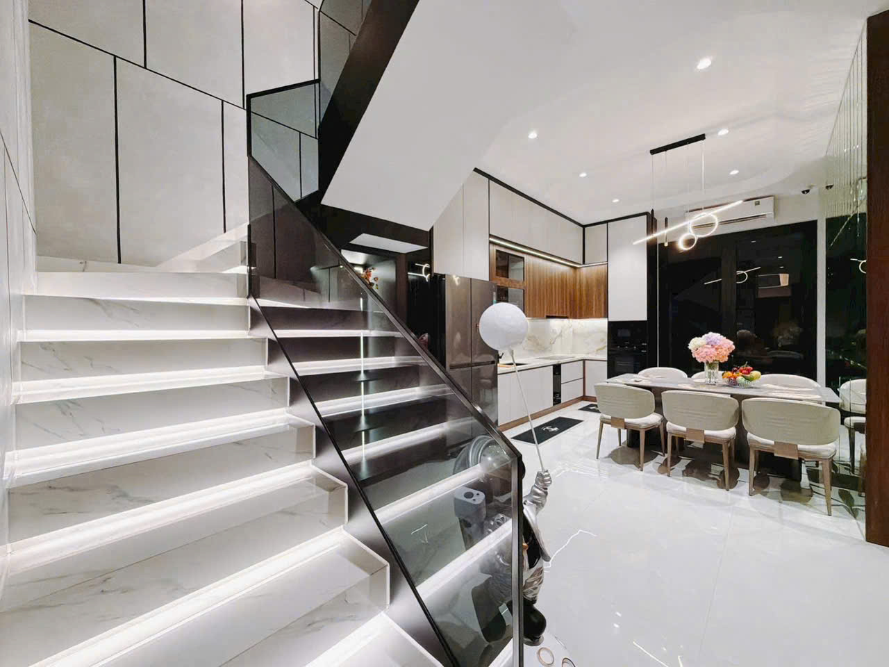 Bán nhà mặt tiền khu Tân Quy Đông, Phường Tân Phong, Quận 7 xây 5 tầng có 5 phòng ngủ – 76m2 6