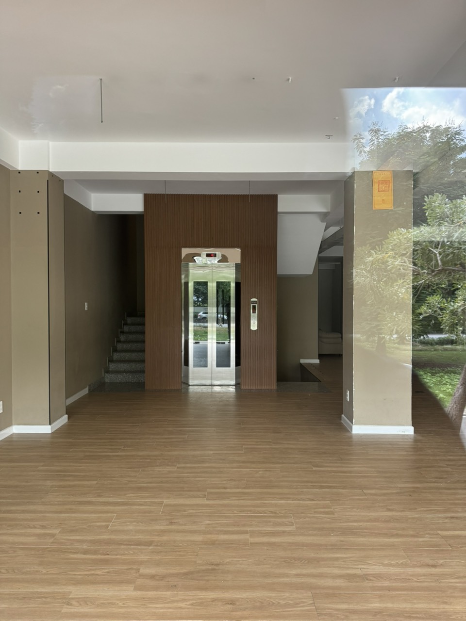 Front house for rent in Kim Son area, Nguyen Huu Tho, District 7 with basement + mezzanine + 3 floors, elevator 5