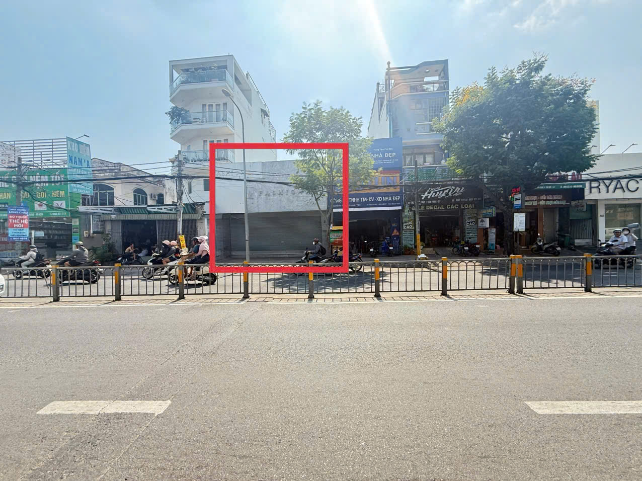 House for rent in front of Nguyen Thi Thap, District 7, build 3 floors, spacious front yard, convenient for business – 234.98m2