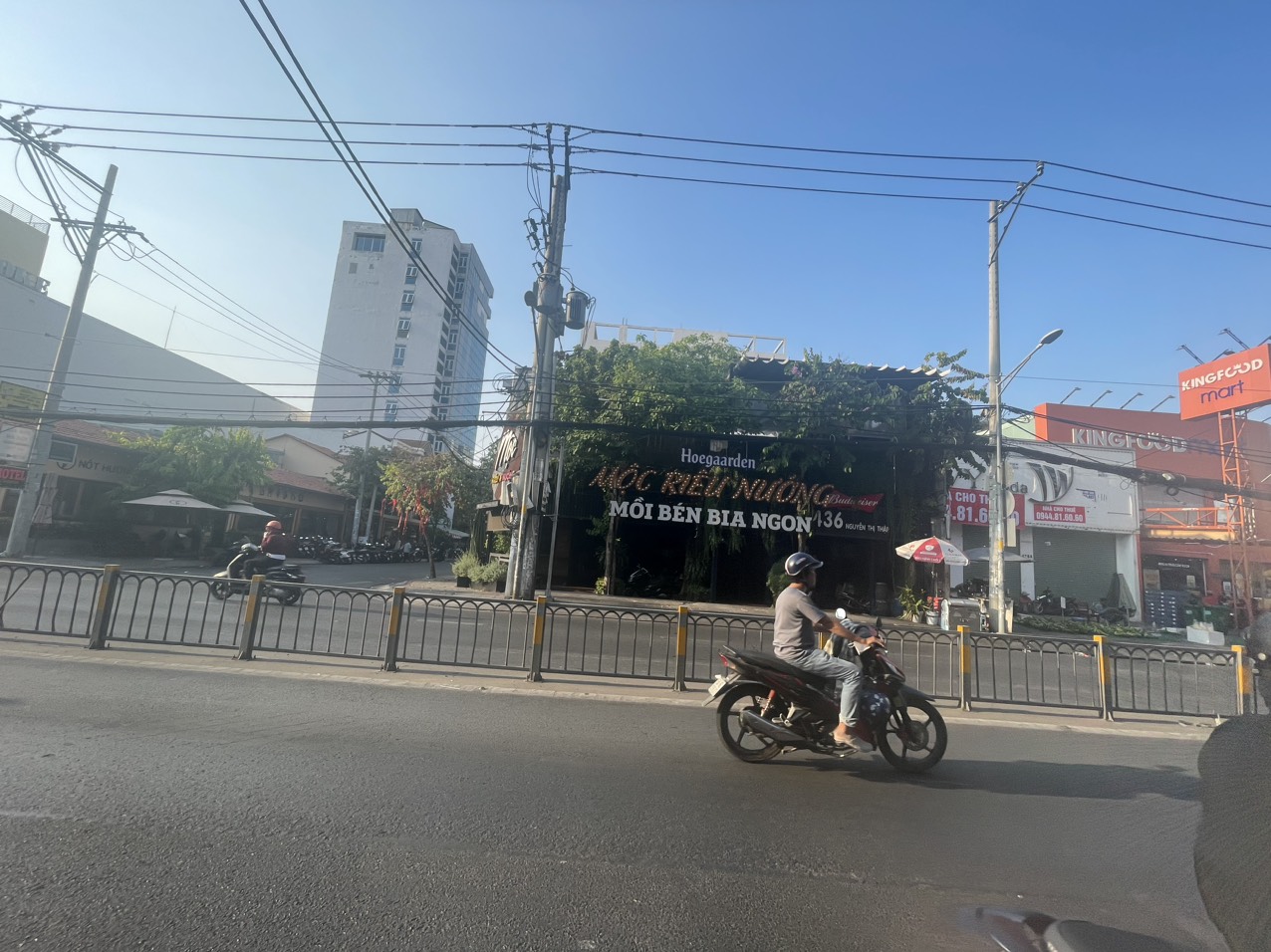Selling or renting a house fronting Nguyen Thi Thap, District 7 corner unit with 2 fronts near Lotte Mart 5