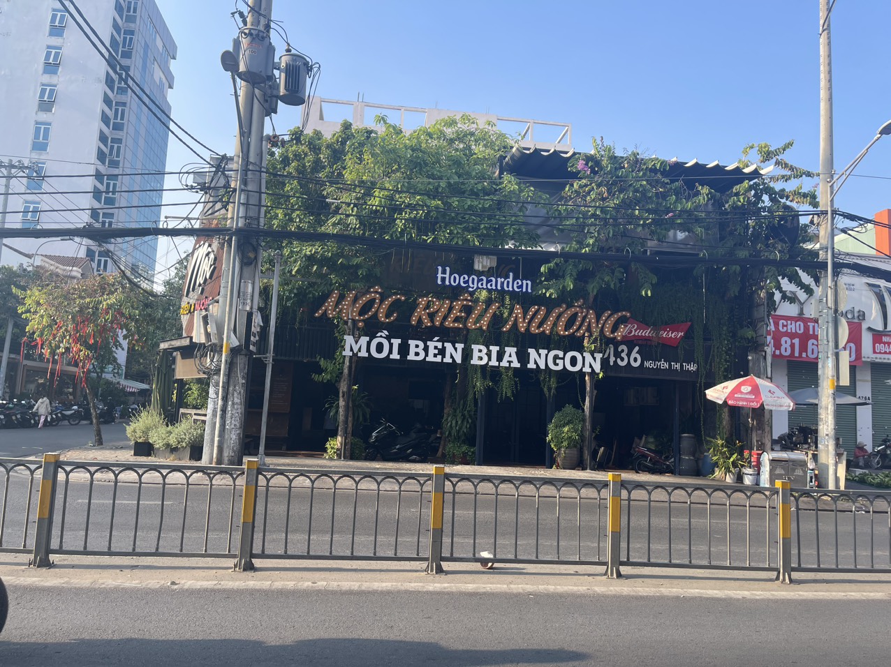 Selling or renting a house fronting Nguyen Thi Thap, District 7 corner unit with 2 fronts near Lotte Mart