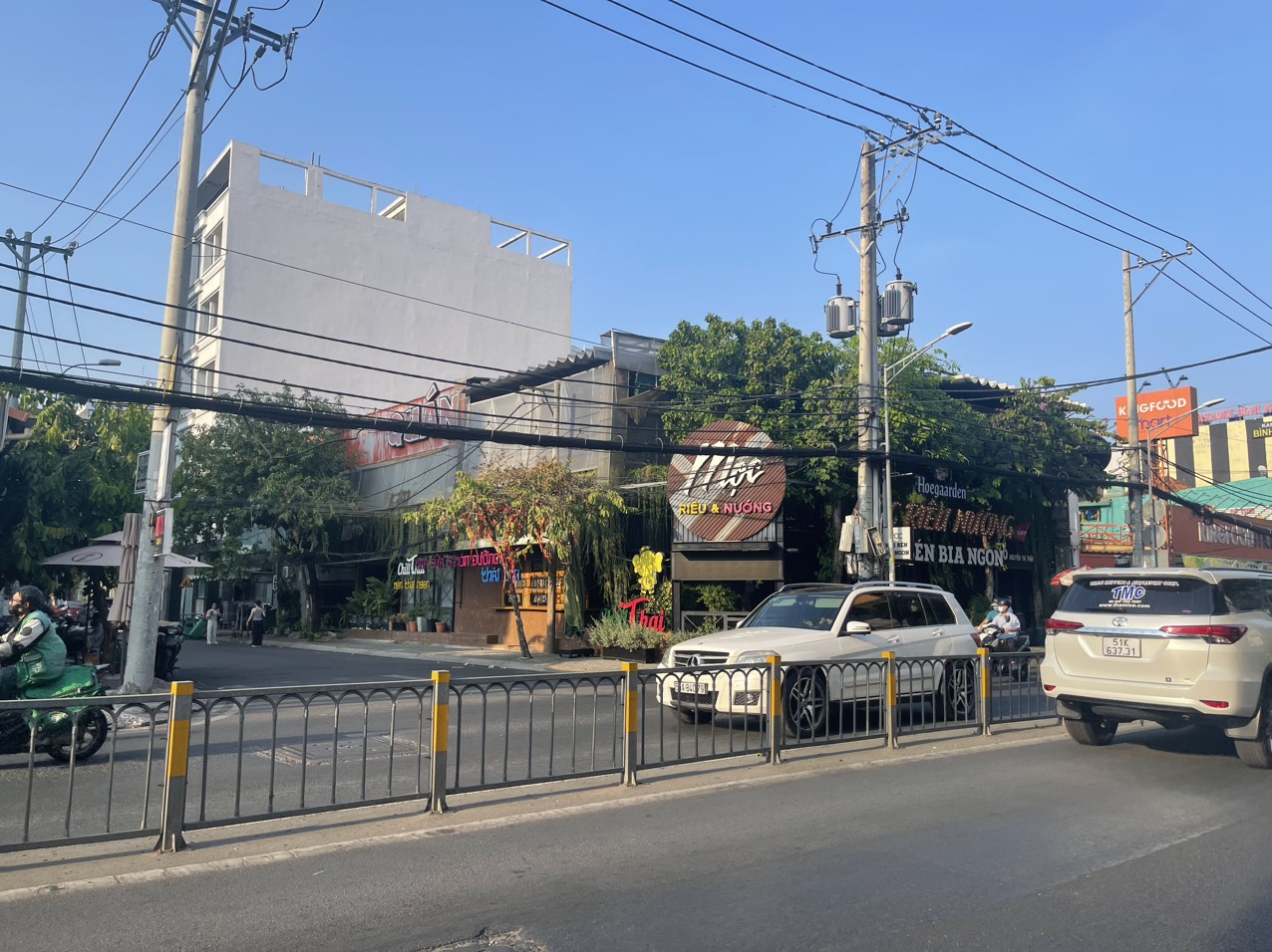 Selling or renting a house fronting Nguyen Thi Thap, District 7 corner unit with 2 fronts near Lotte Mart 3