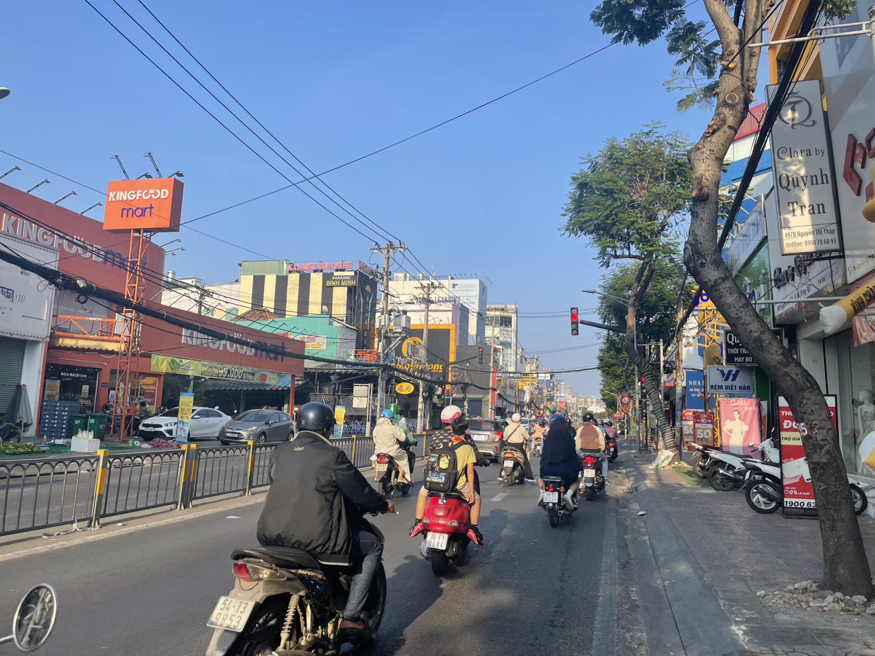 Selling or renting a house fronting Nguyen Thi Thap, District 7 corner unit with 2 fronts near Lotte Mart 1
