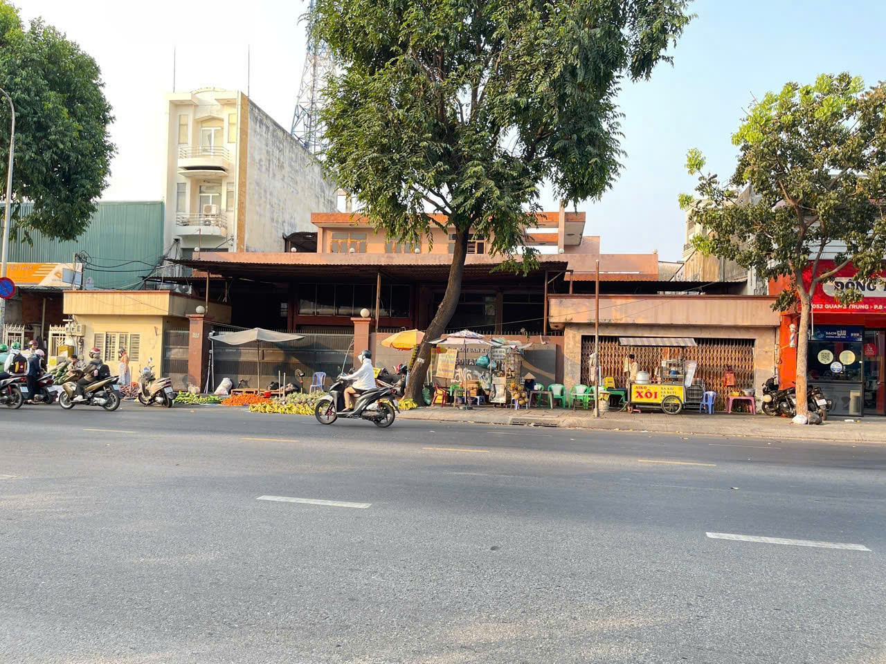 Cho thuê nhà mặt tiền Quang Trung, Phường 8, Gò Vấp xây hầm + 3 tầng diện tích lớn – 965m2