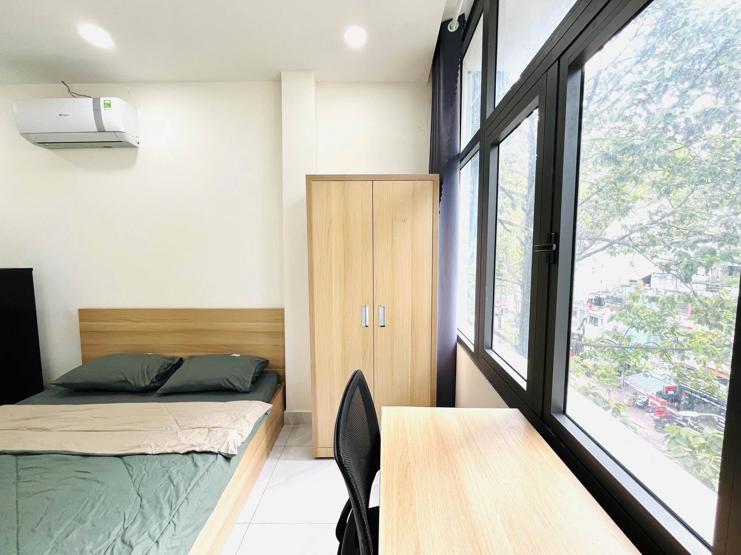 Bán nhà mặt tiền đường 3 tháng 2 Quận 11 xây 6 tầng đang cho thuê 20 triệu/tháng – 24m2 6