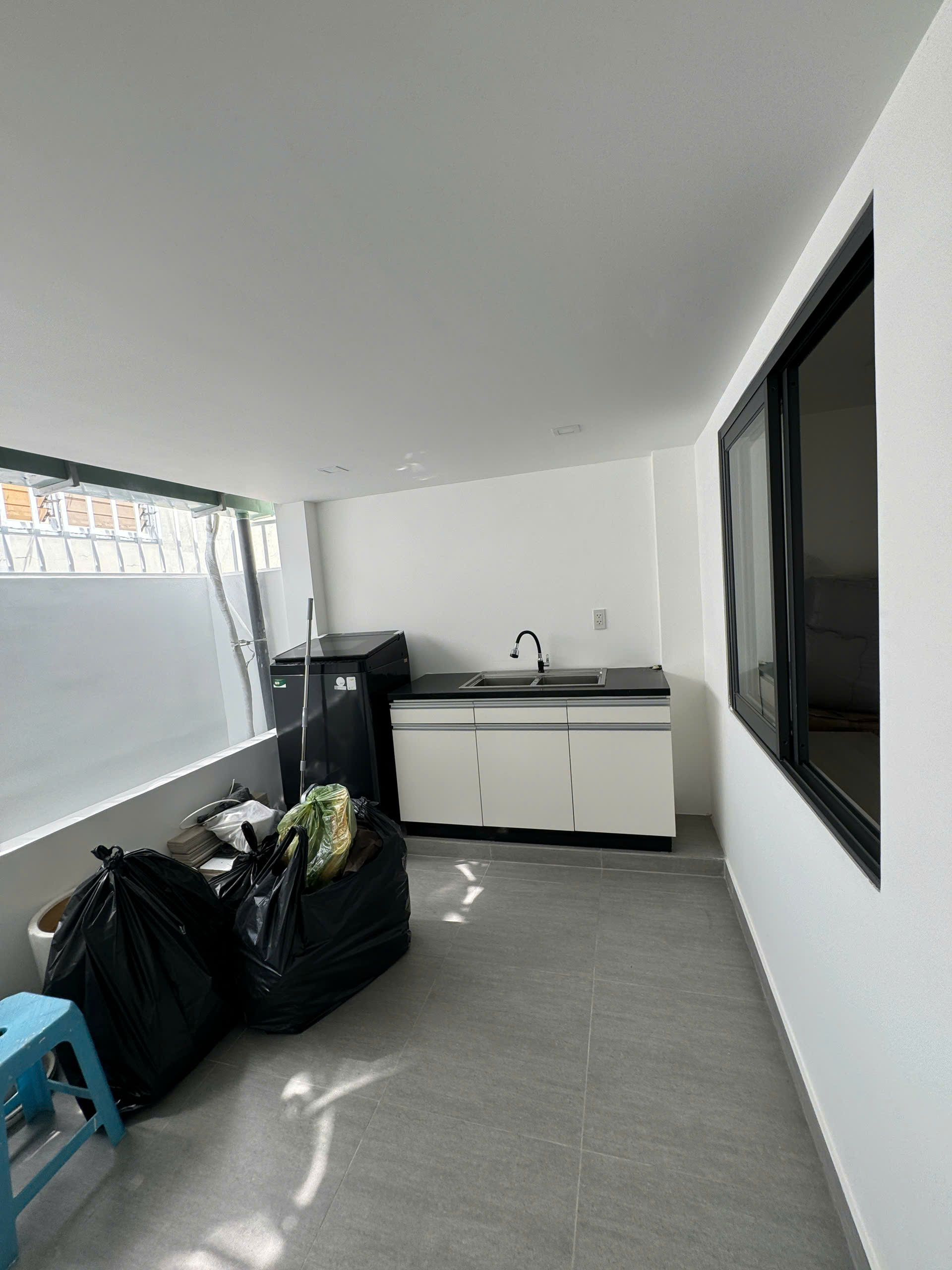 Townhouse for sale near Tan My Market, District 7, new house with 4 bedrooms 7