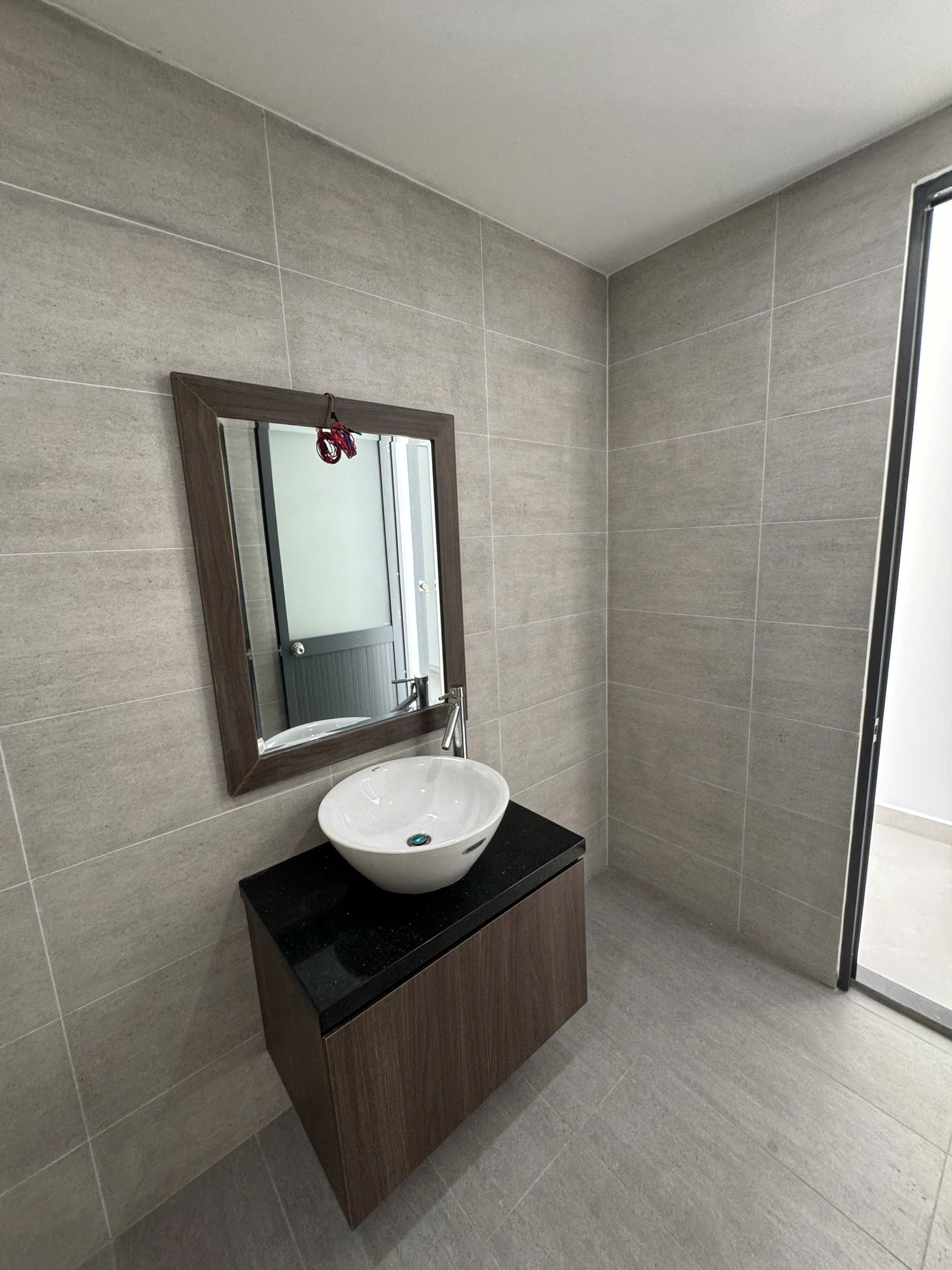 Townhouse for sale near Tan My Market, District 7, new house with 4 bedrooms 4