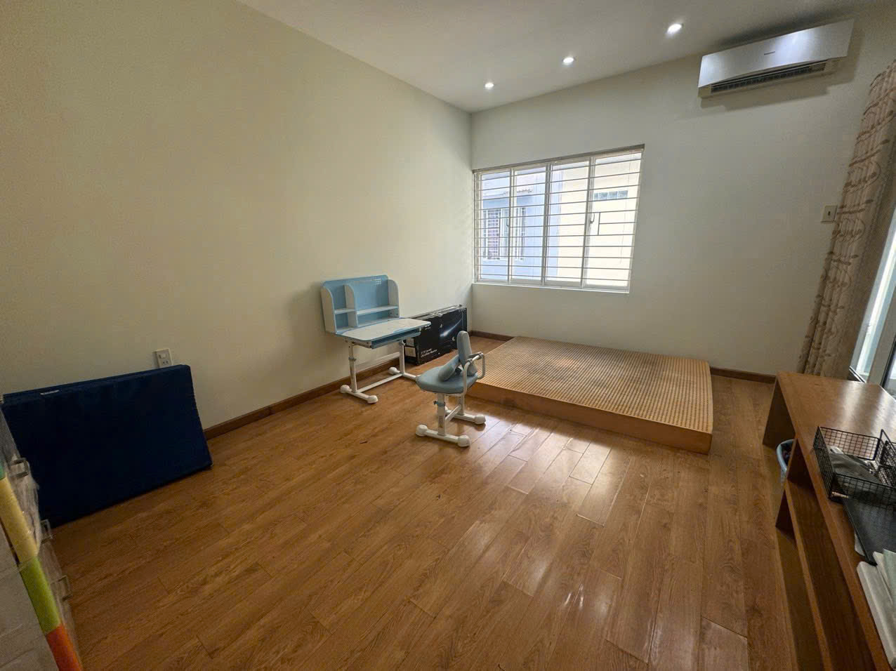 Him Lam 6A Trung Son townhouse for sale, Binh Chanh built 4 floors with park view, East – 100m2 2