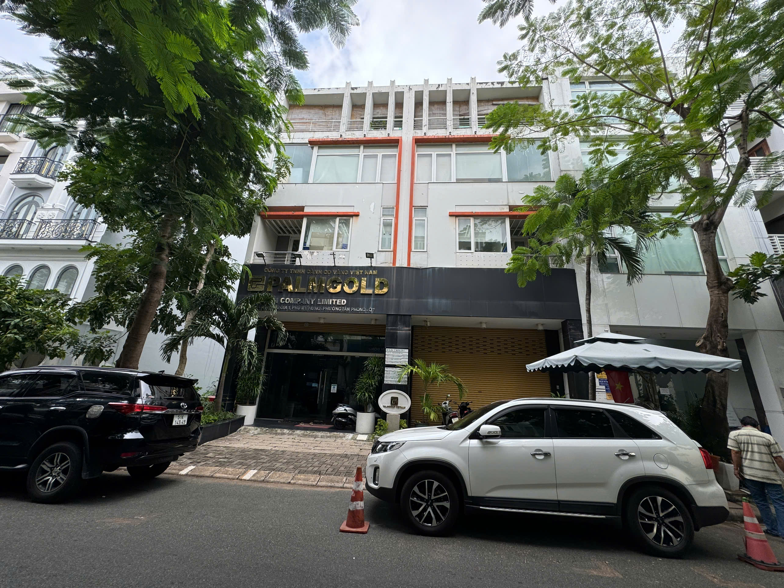 House for rent in front of Hung Gia 1 Phu My Hung, District 7 beautiful double house with interior
