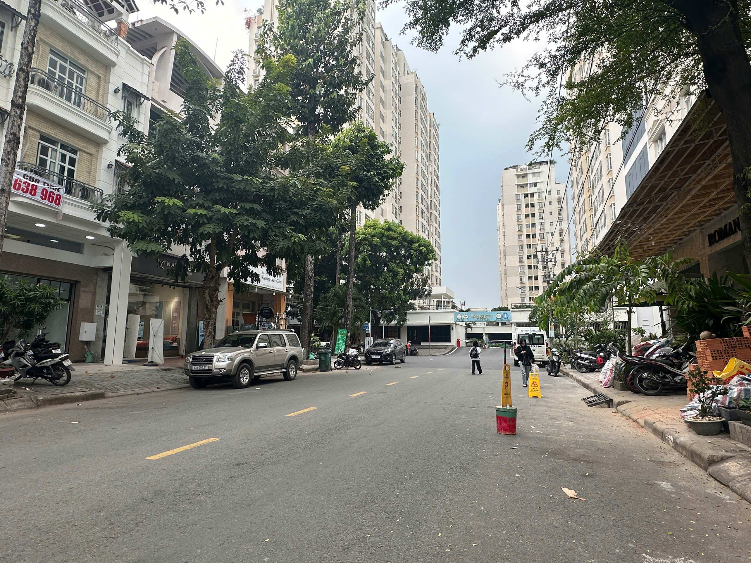 Townhouse for rent in Hung Gia 2 Phu My Hung, District 7, built 5 floors, beautiful location, busy business area – 108m2 1