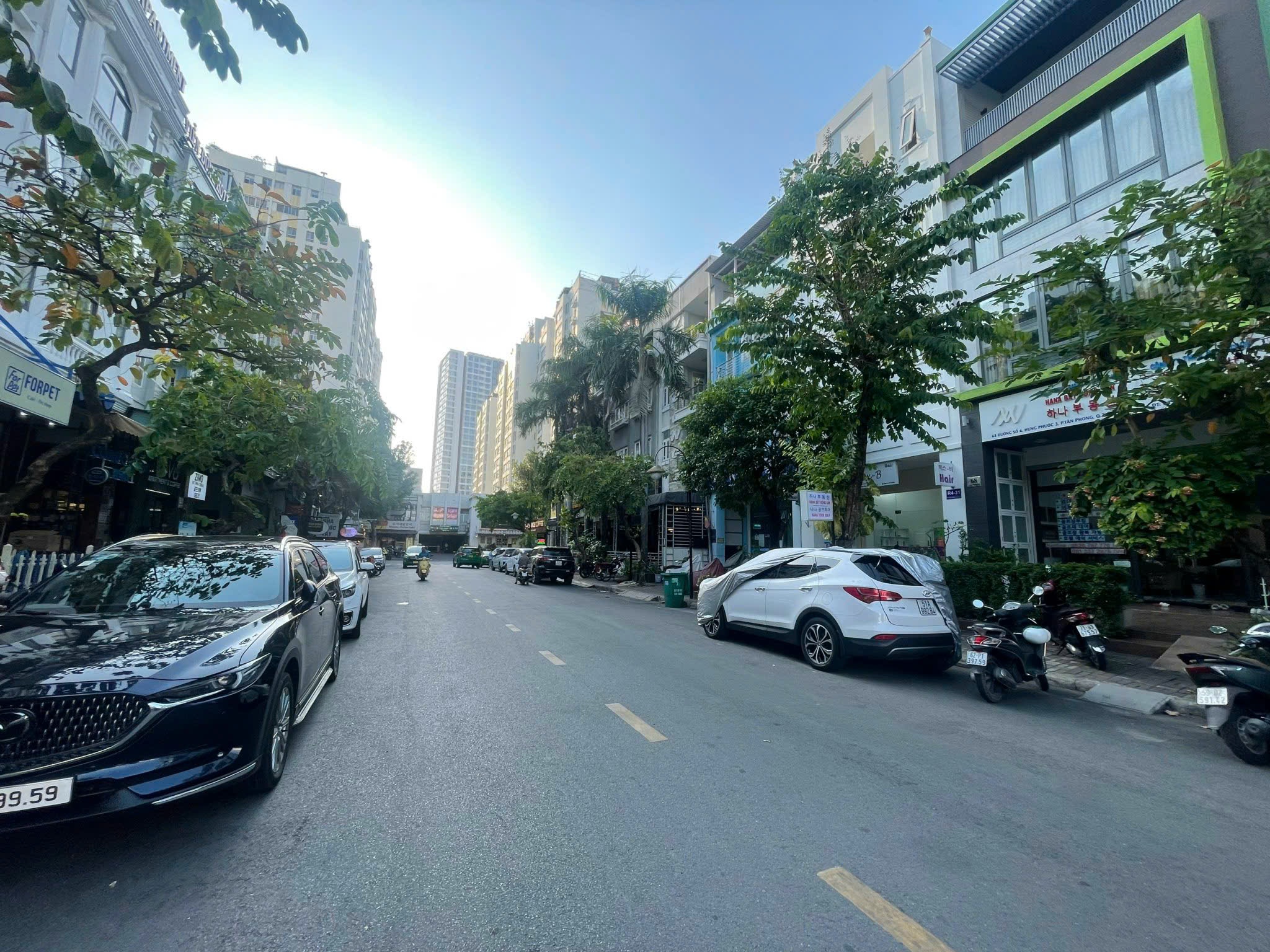 Townhouse for sale in Hung Phuoc 3, Phu My Hung, District 7 with 10 rooms for rent 3150 USD 4