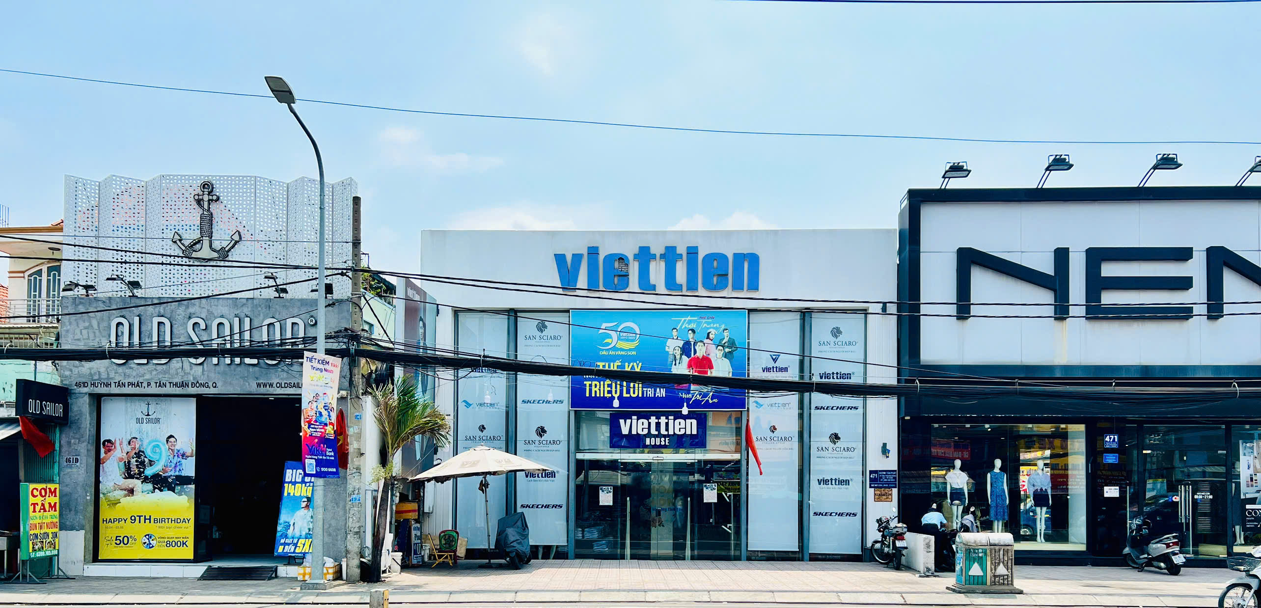 Business townhouse for rent at 471 Huynh Tan Phat, Tan Thuan Ward, District 7 Ground floor house in a beautiful location – 495m2