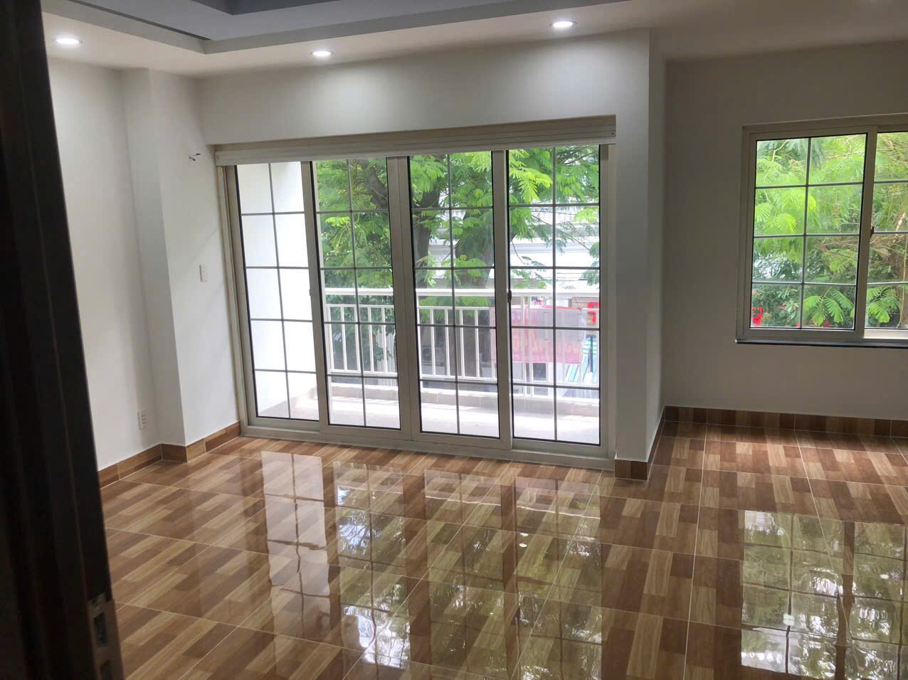 Bán nhà phố kinh doanh khu R4-87 Hưng Phước 3 Phú Mỹ Hưng xây 5 tầng có thang máy – 111m2 3