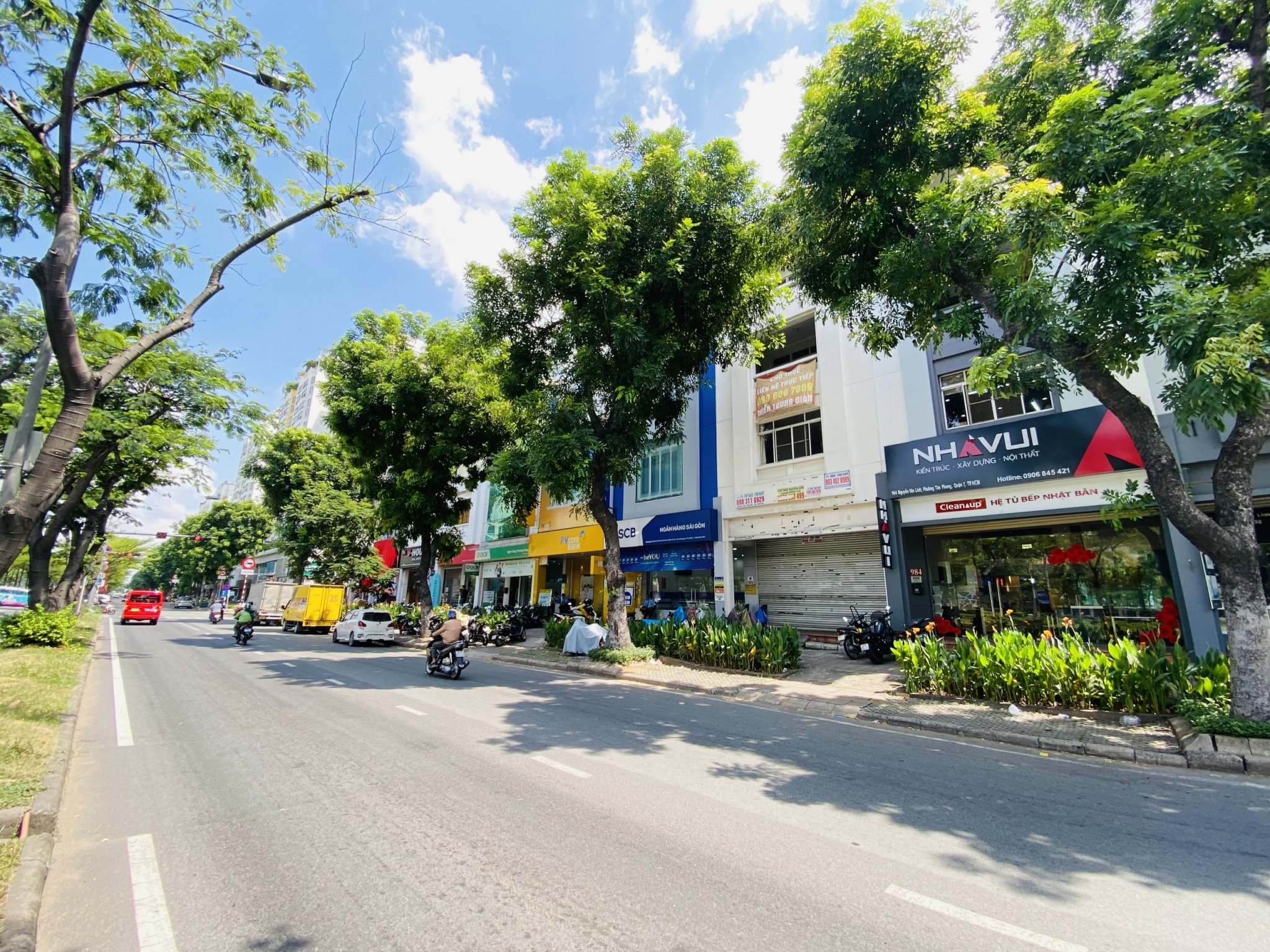 House for rent at 984 My Toan 3, Nguyen Van Linh, Phu My Hung, District 7 is convenient for business 3