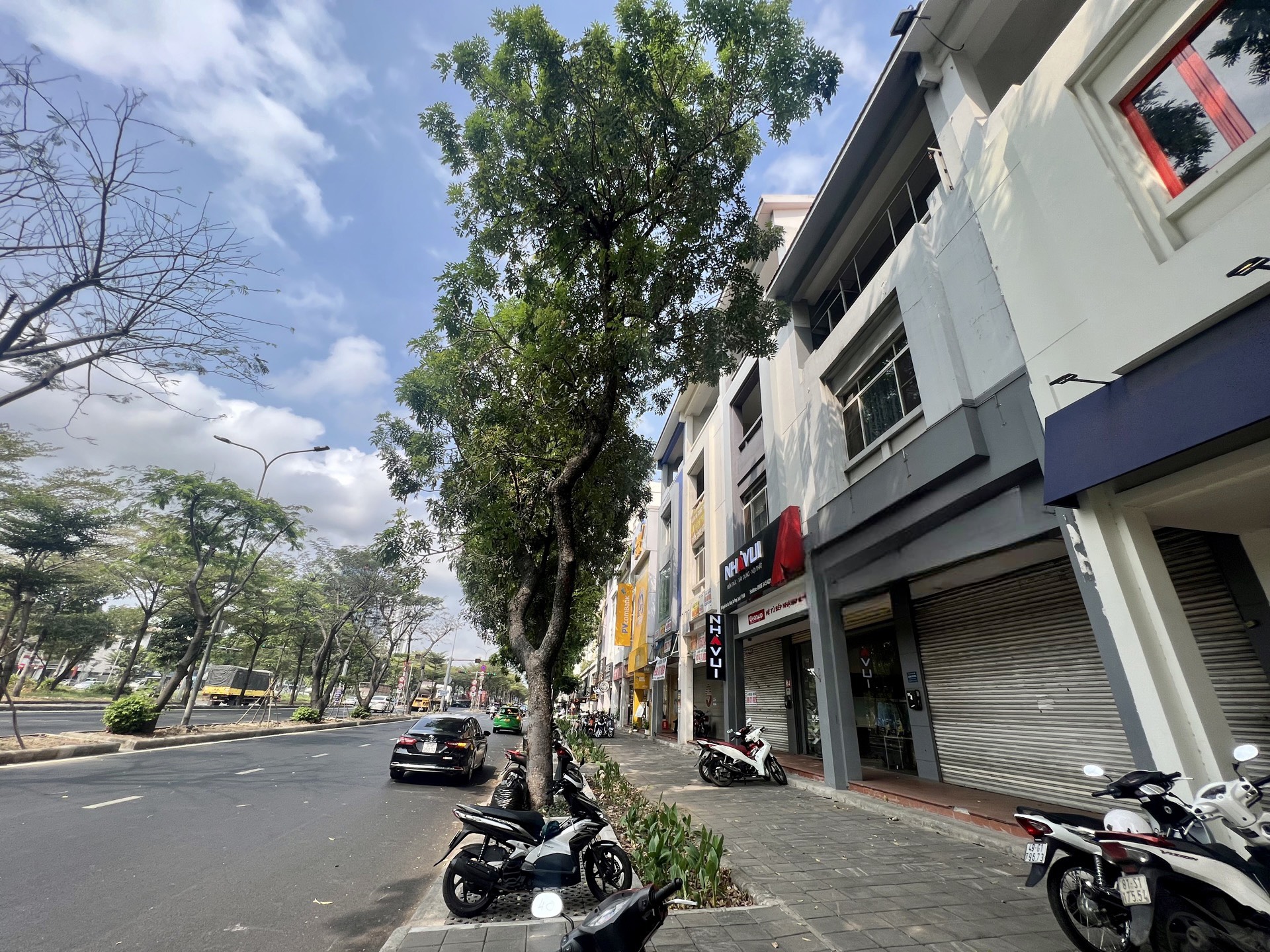 My Toan 3 townhouse for sale, Phu My Hung frontage Nguyen Van Linh near Sky Garden 5