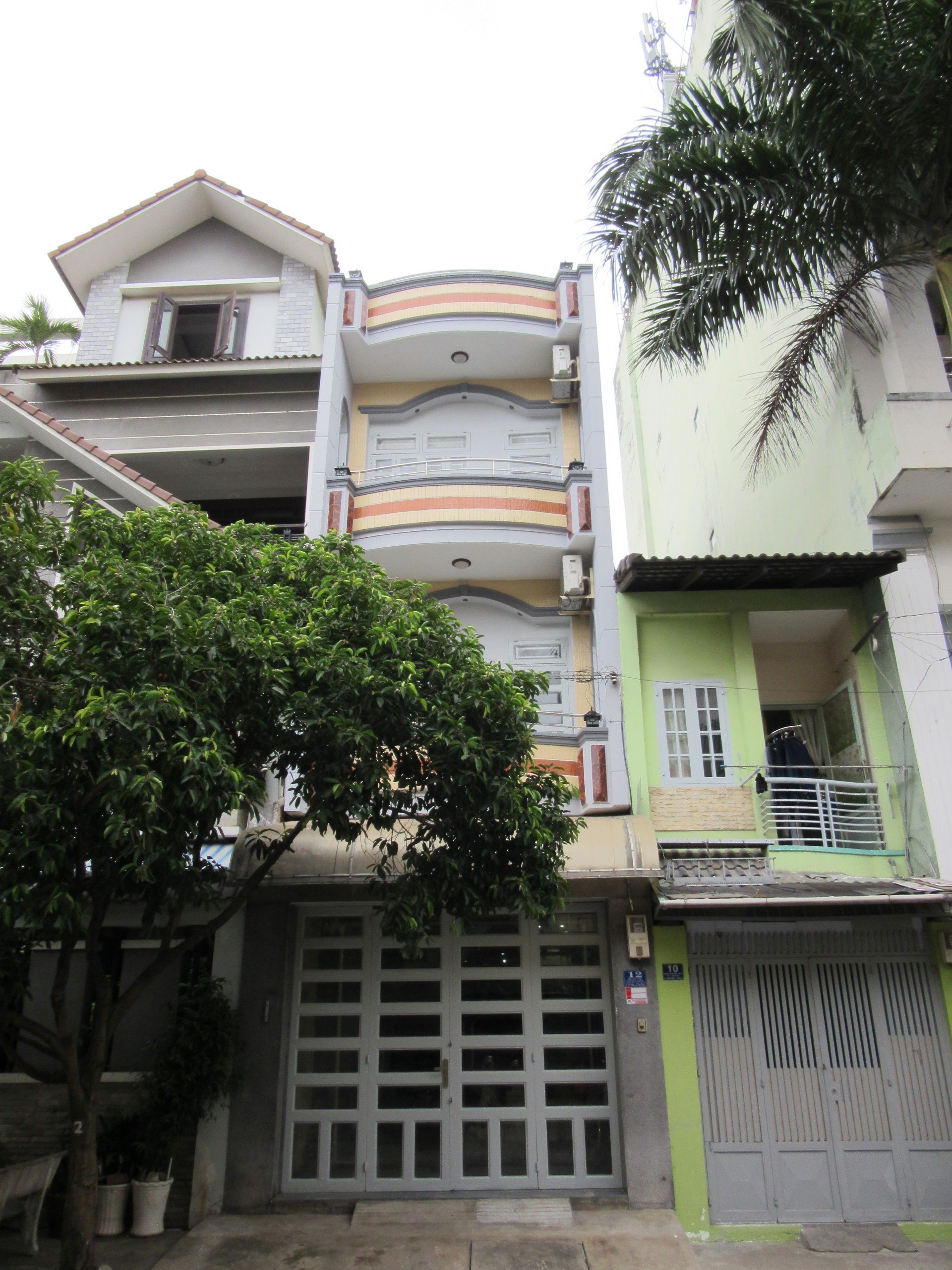 House for rent in Phan Huy Thuc, Tan Kieng, District 7 with 4 bedrooms fully air-conditioned