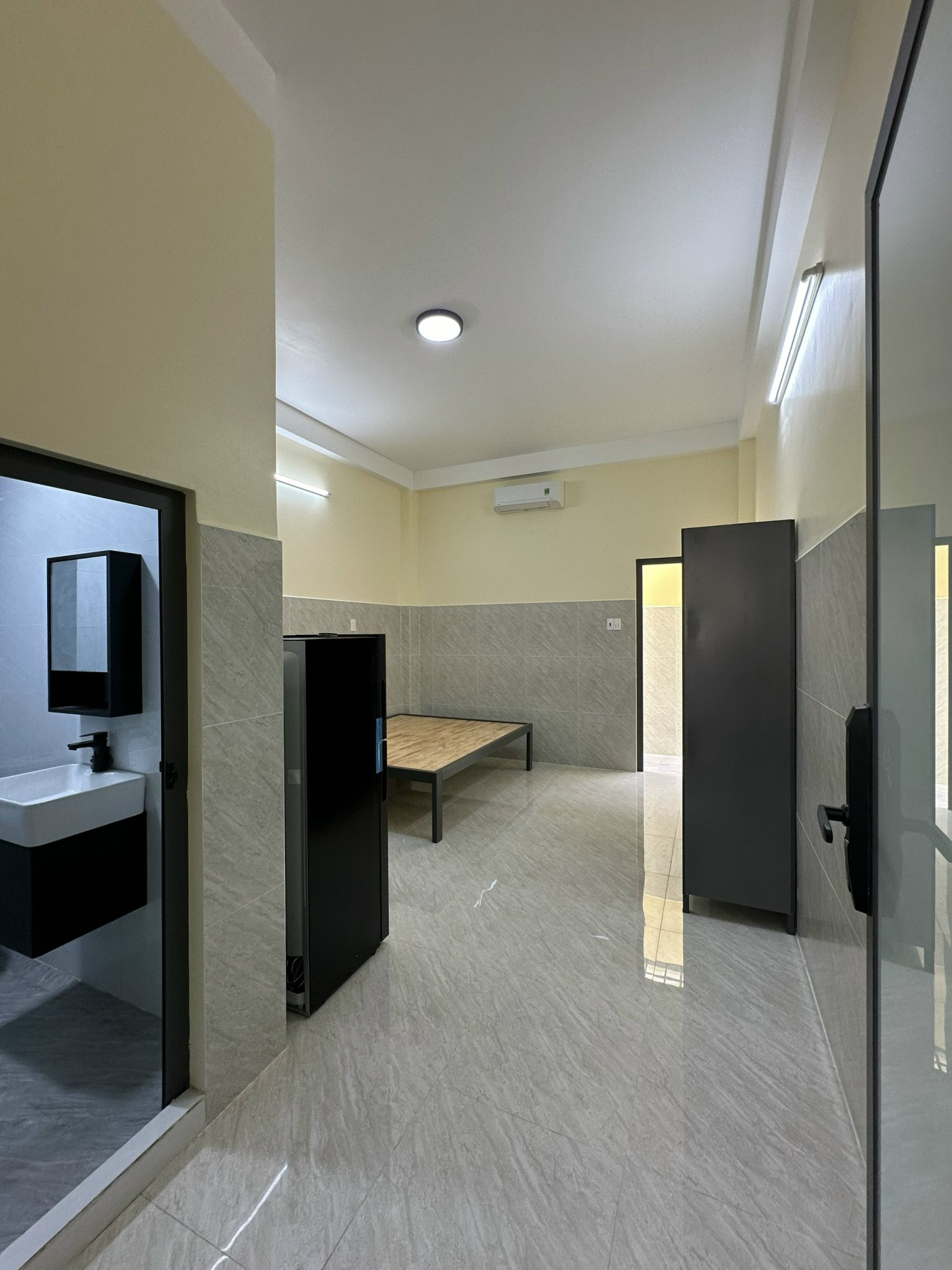 Tran Xuan Soan townhouse for sale in District 7 with 7 bedrooms for rent is 40 million VND/month 3