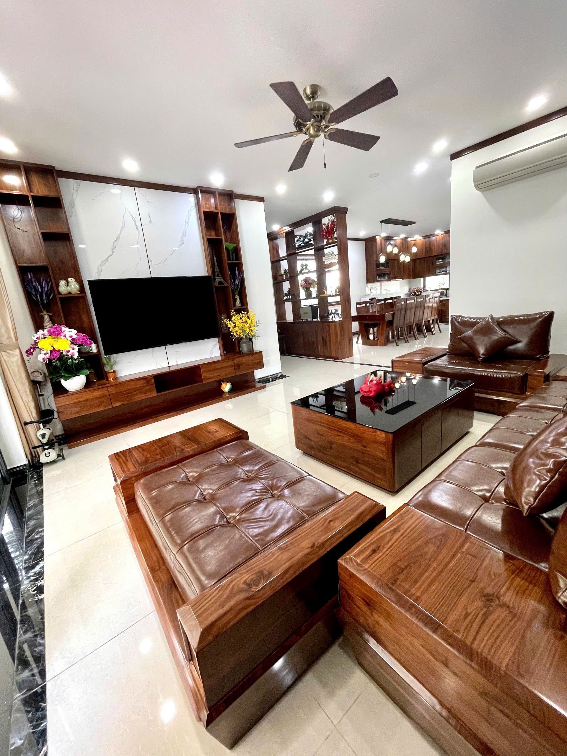 Garden townhouse for rent in Nine South Nguyen Huu Tho, Nha Be corner apartment with 4 fully furnished bedrooms 4