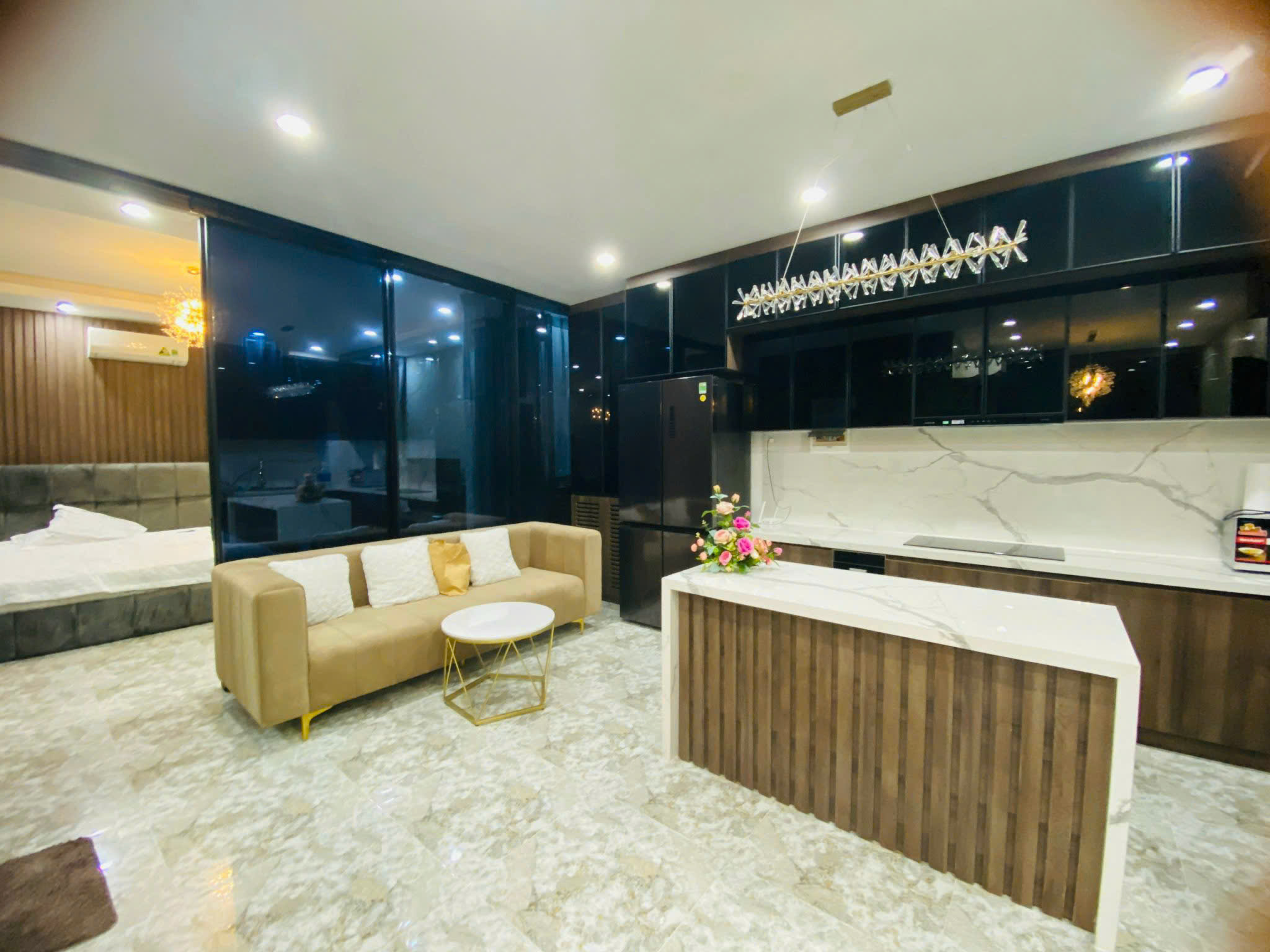 Sky Garden 1 garden house for sale, Phu My Hung, District 7 with 2 bedrooms, luxurious furniture, boulevard view 8
