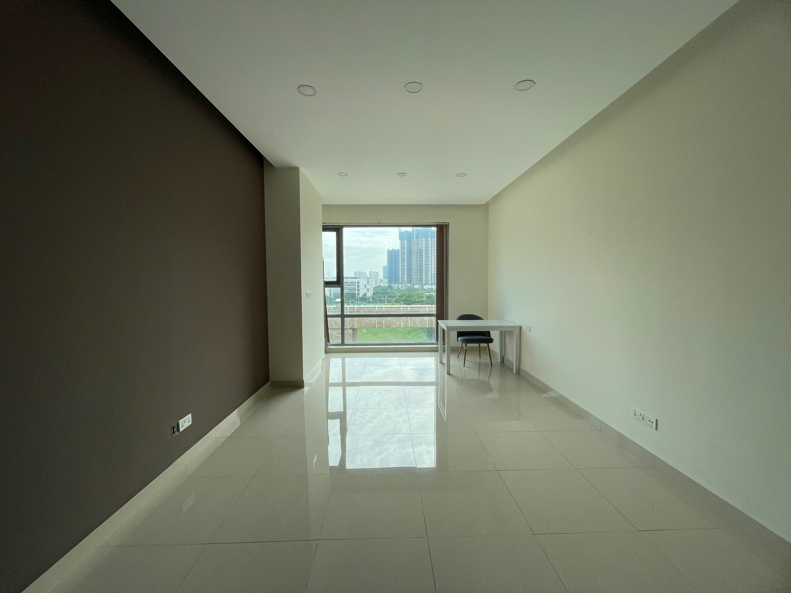 Officetel Golden King for rent at 15 Nguyen Luong Bang, Phu My Hung, District 7 with a width of 34m2, 5th floor