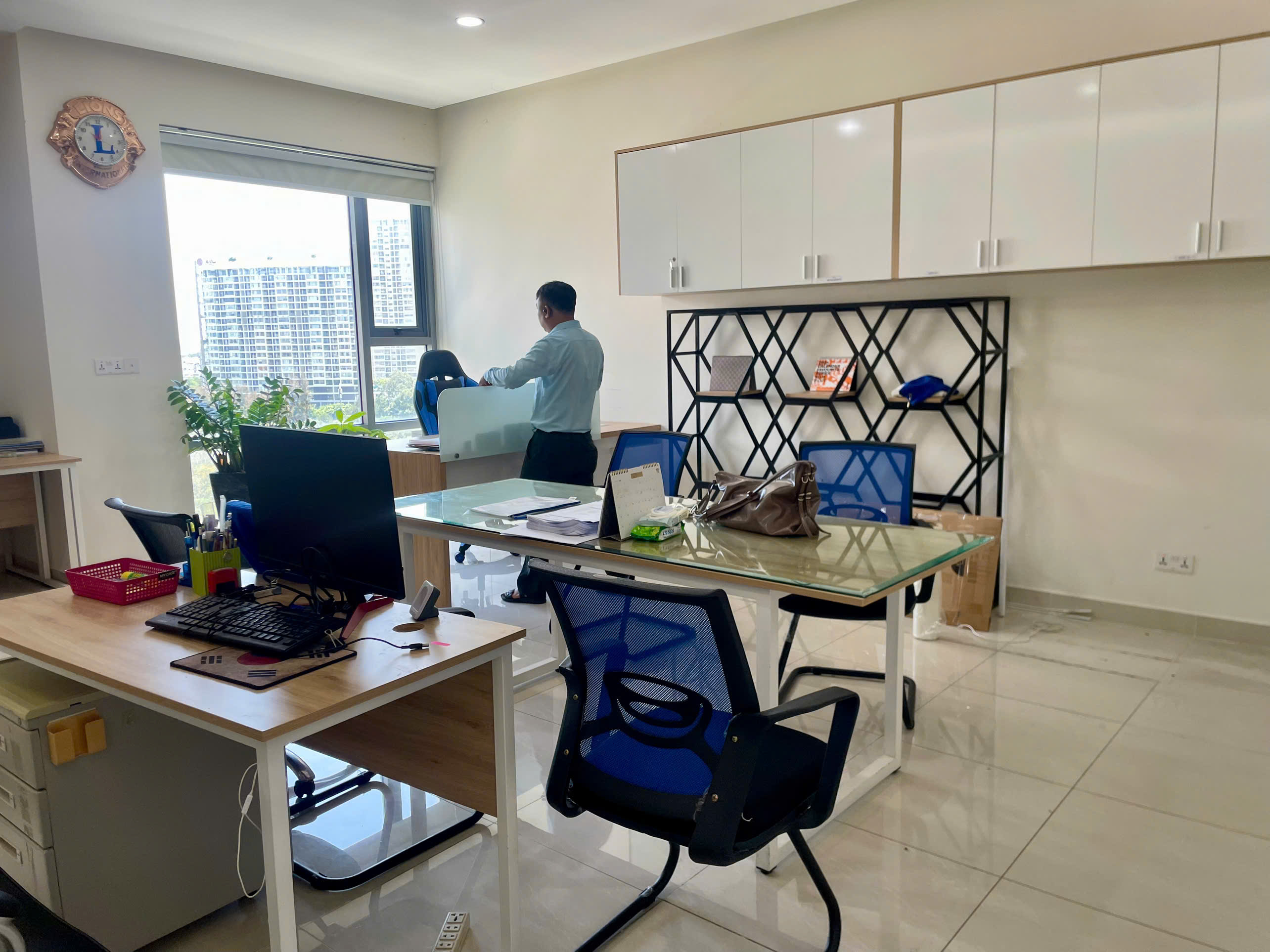 Bán hoặc cho thuê officetel Golden King Phú Mỹ Hưng, Quận 7 có nội thất như hình – 44.55m2 3