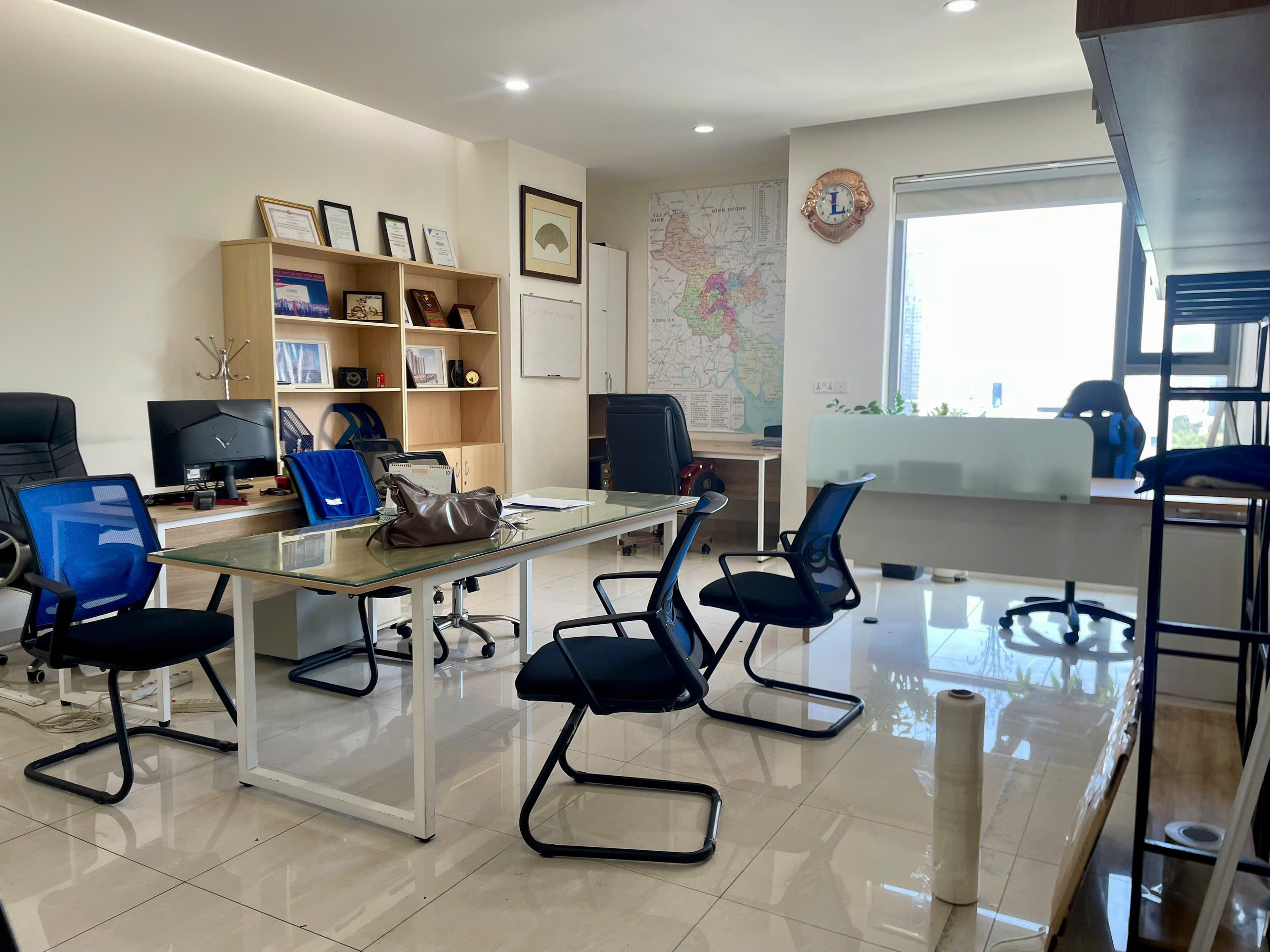 Bán hoặc cho thuê officetel Golden King Phú Mỹ Hưng, Quận 7 có nội thất như hình – 44.55m2 2