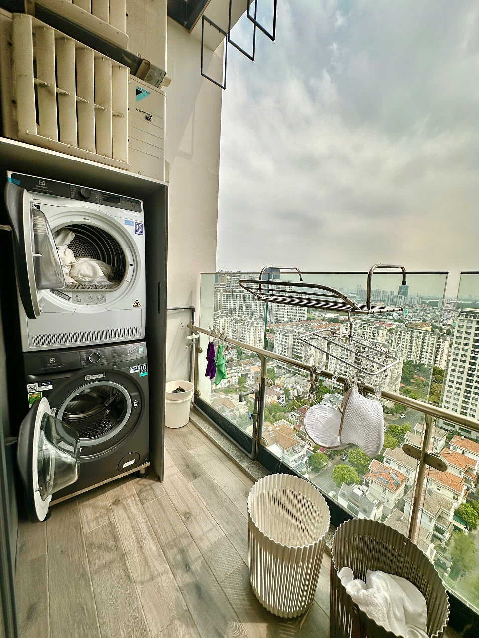 Selling or renting penthouse The Antonia Phu My Hung designed 3 bedrooms with high-class furniture on the 23rd floor – 269m2 3