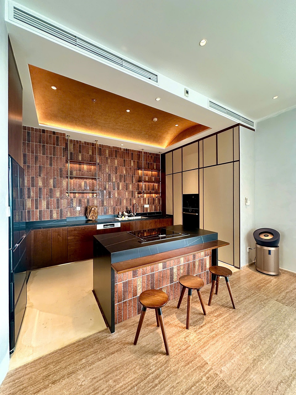 Selling or renting penthouse The Antonia Phu My Hung designed 3 bedrooms with high-class furniture on the 23rd floor – 269m2 10